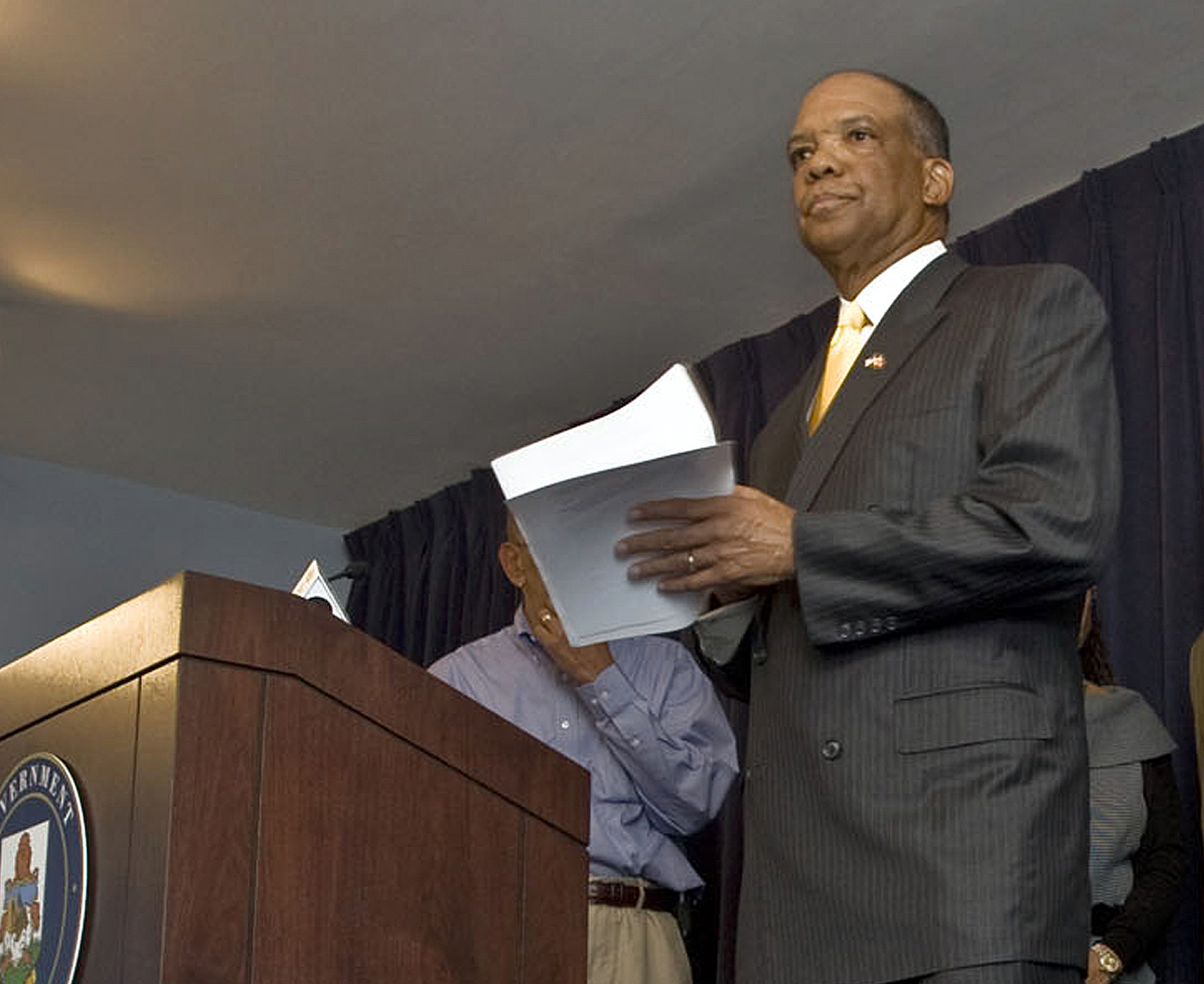 Ewart Brown allegedly directed much of Bermuda’s health-care business to Lahey.
