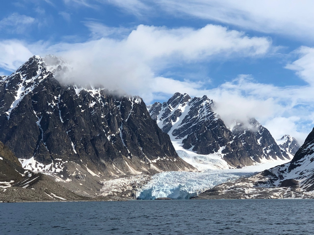 Glacier Fridtjovbreen in the bay of Fridtjovhamna.