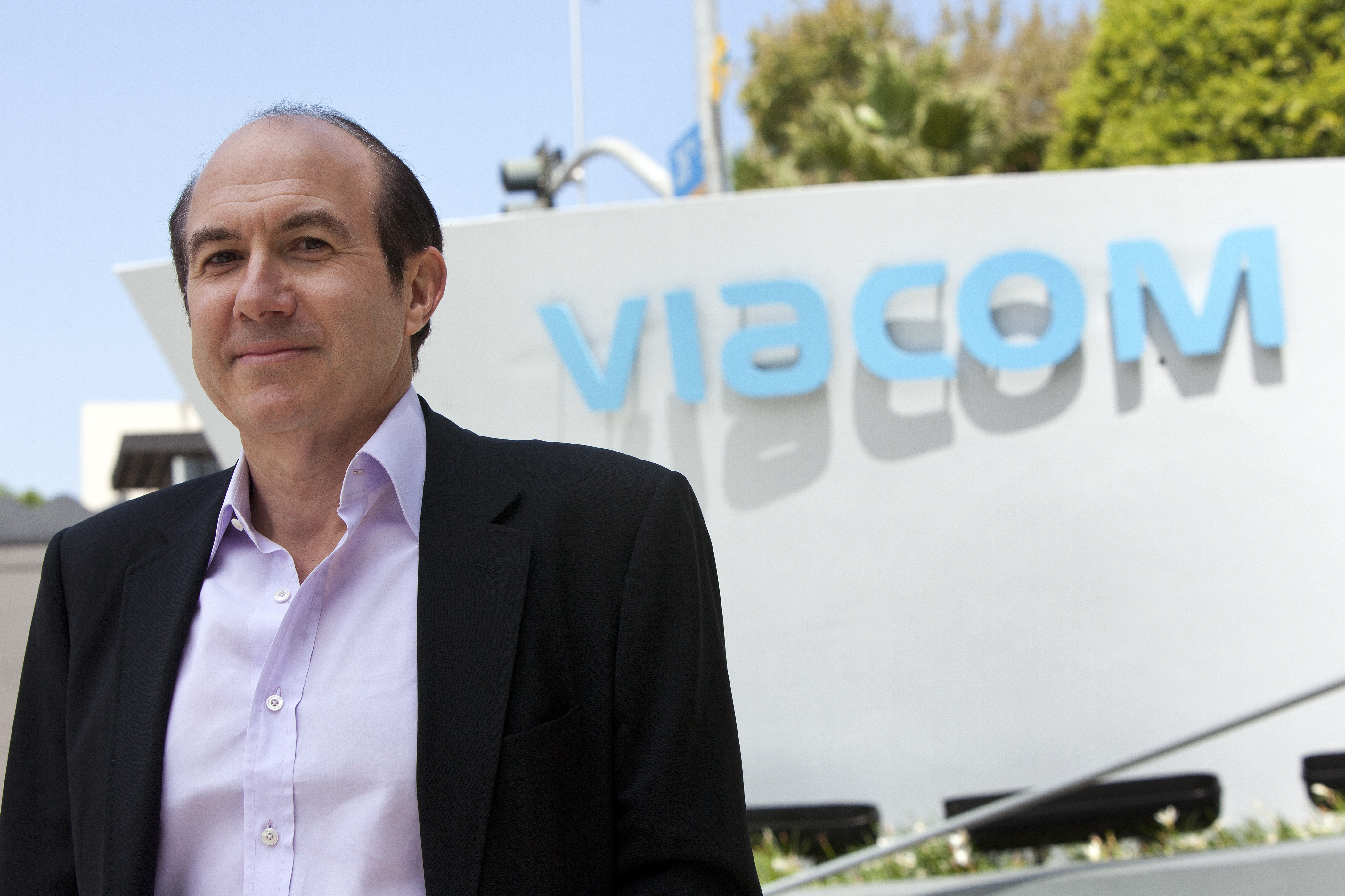 Five Viacom directors are replaced in escalation of Redstone battle - The  Boston Globe