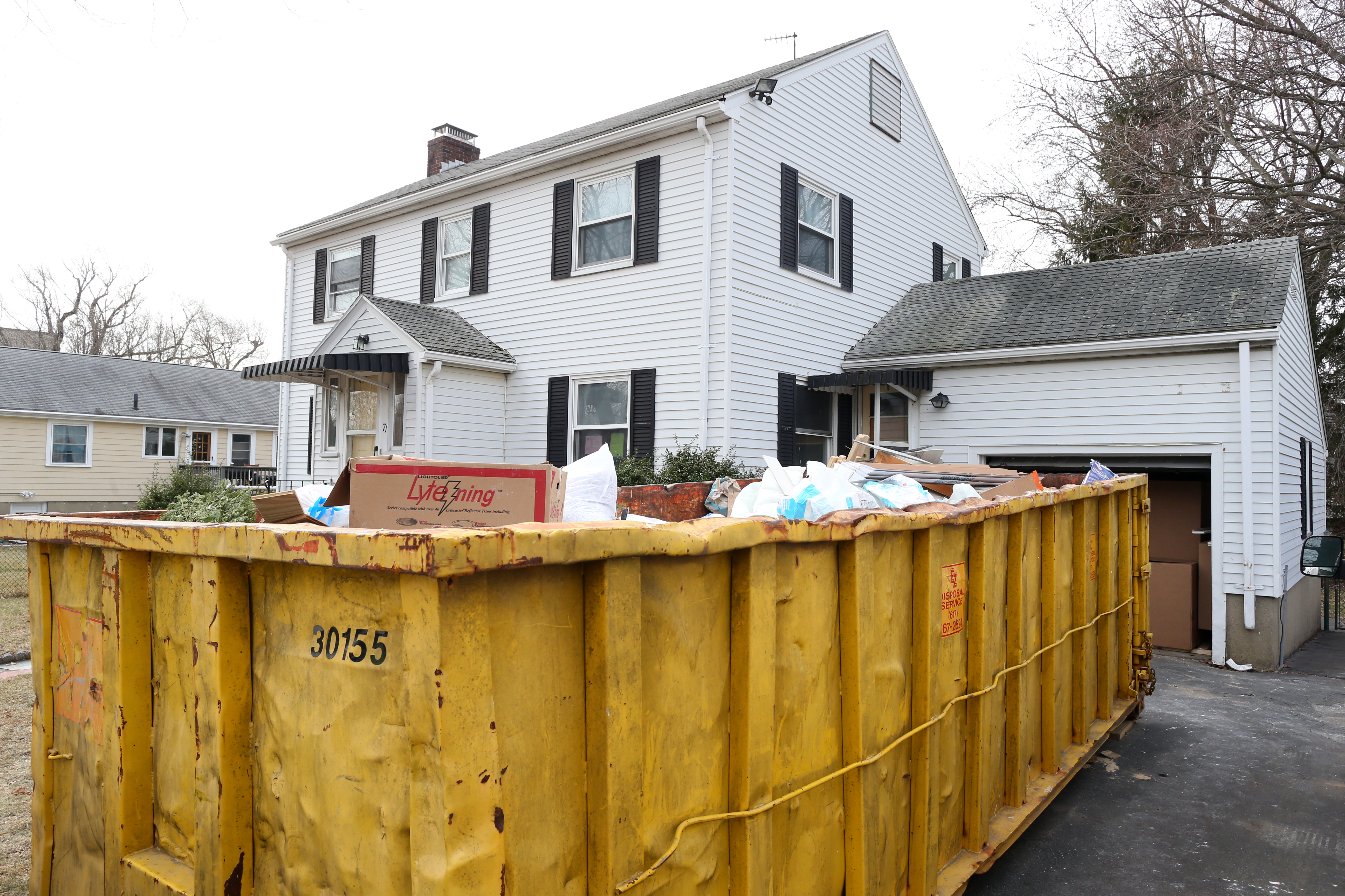Low interest rates and rising home values have sparked a mini-refinancing boom in recent weeks, leading homeowners to pump the extra cash from their properties into remodeling projects.