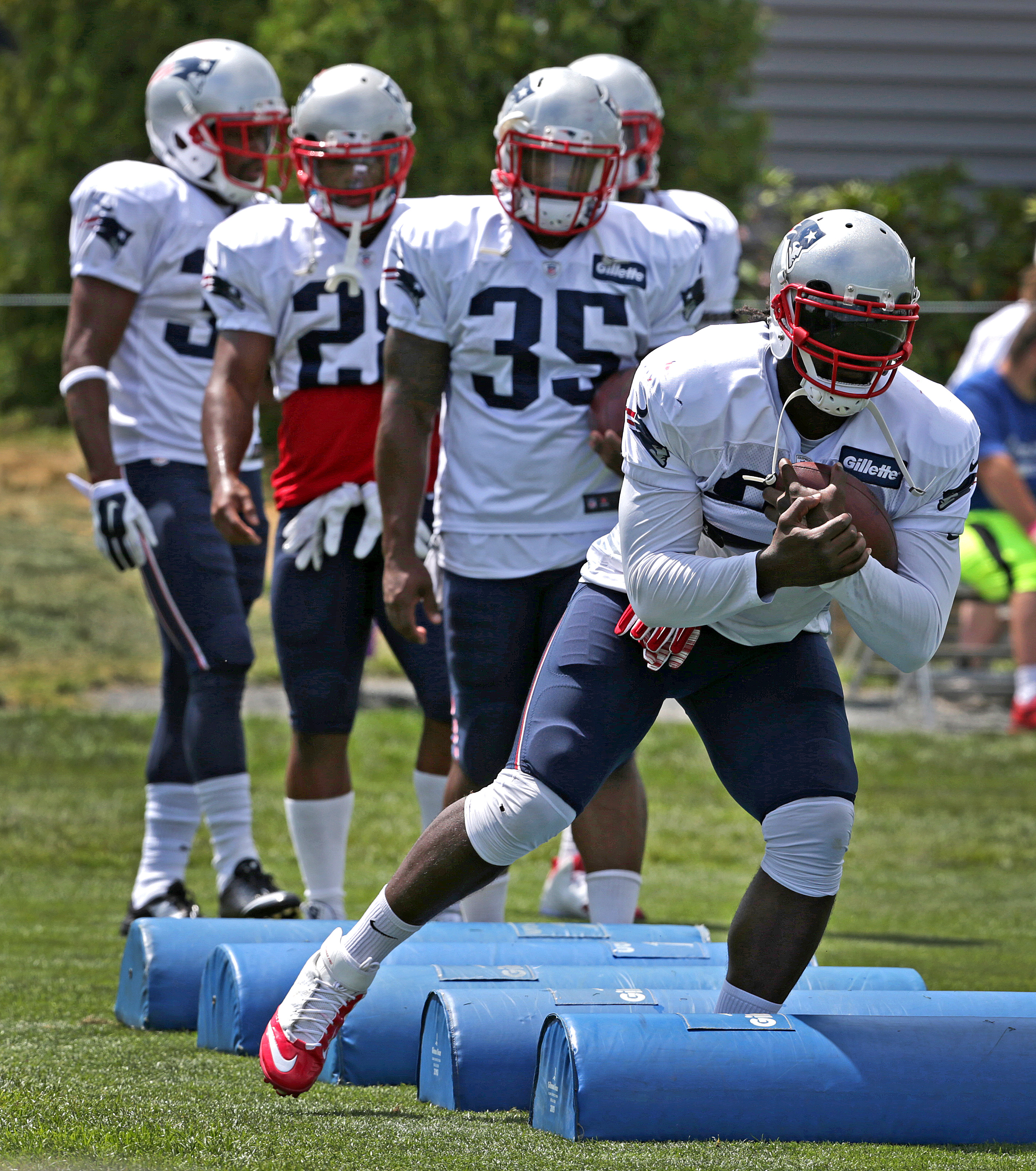 LeGarrette Blount ran through drills with the team Friday before suffering a right knee injury.