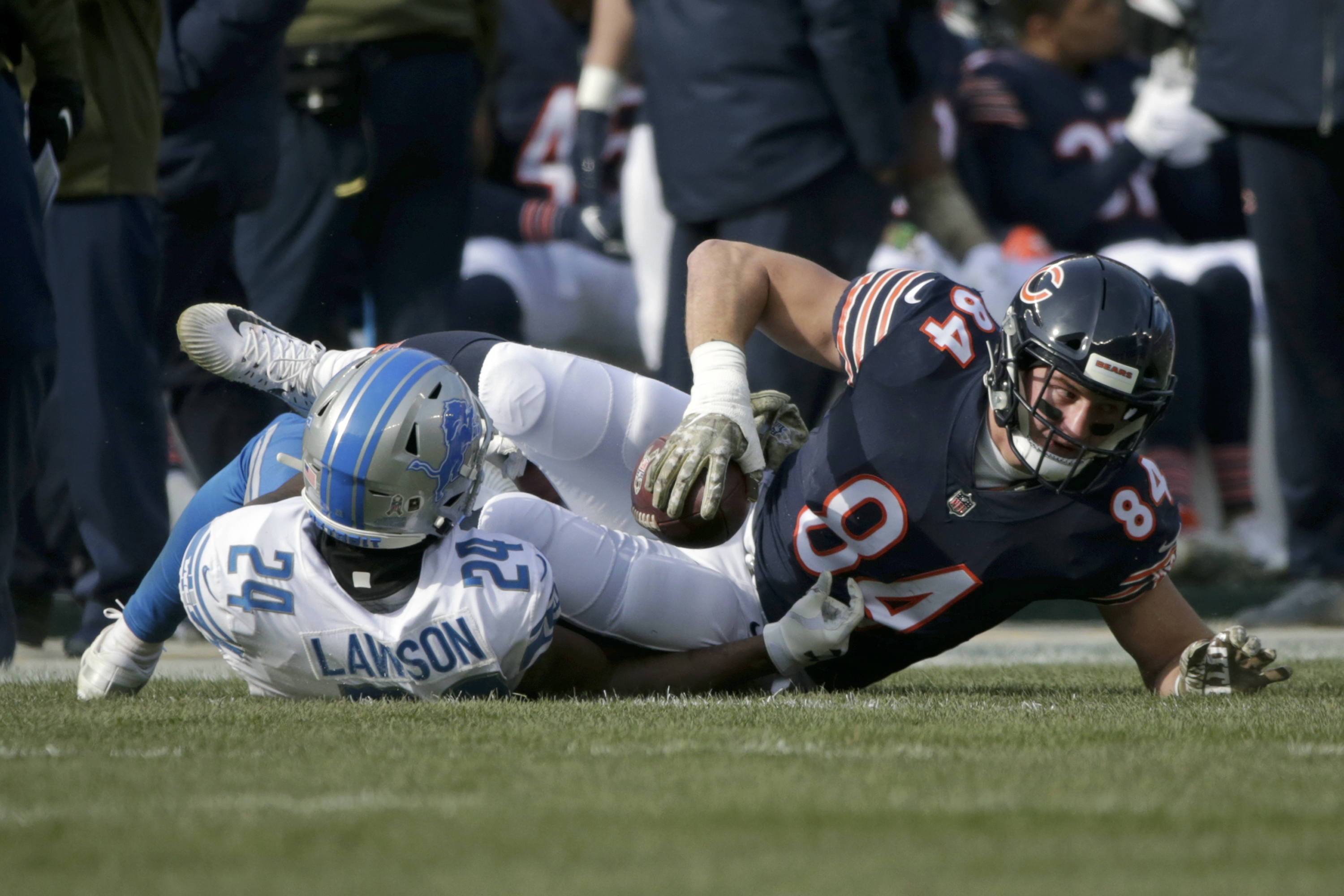 Tight end Ben Braunecker re-signed with the Chicago Bears.