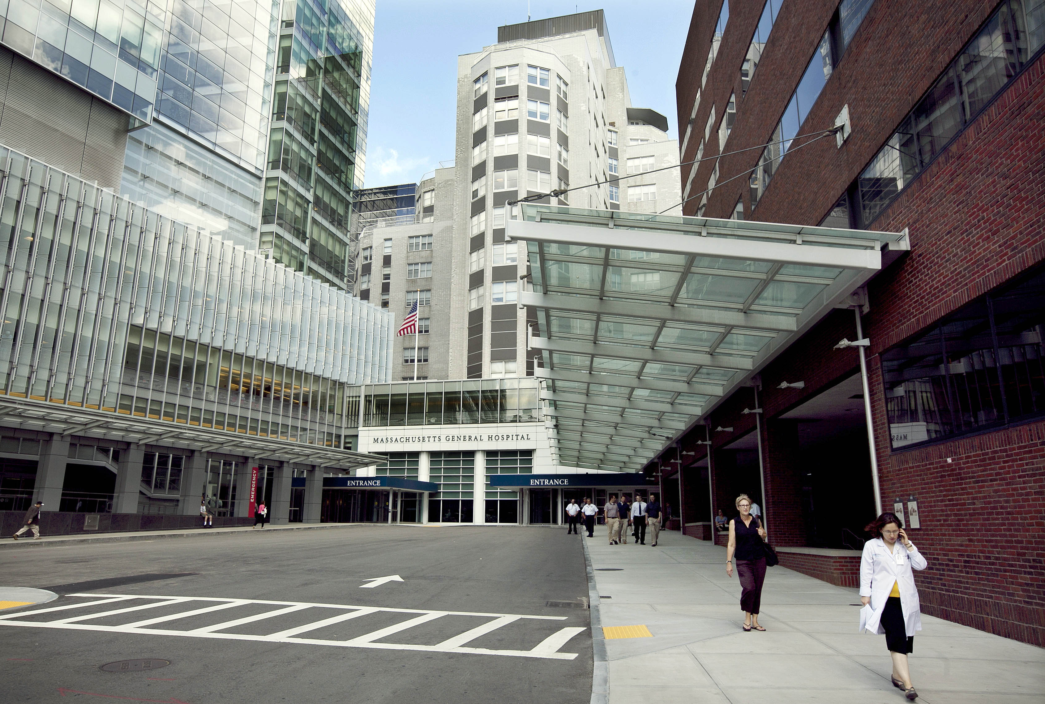 Mass. General (above) and the Mayo Clinic in Rochester, Minn., typically jockey for the top spot on <a href="http://www.usnews.com/info/blogs/press-room/articles/2016-08-02/us-news-announces-the-201617-best-hospitals" shape="rect" target="_blank">US News & World Report’s annual hospital rankings</a>.