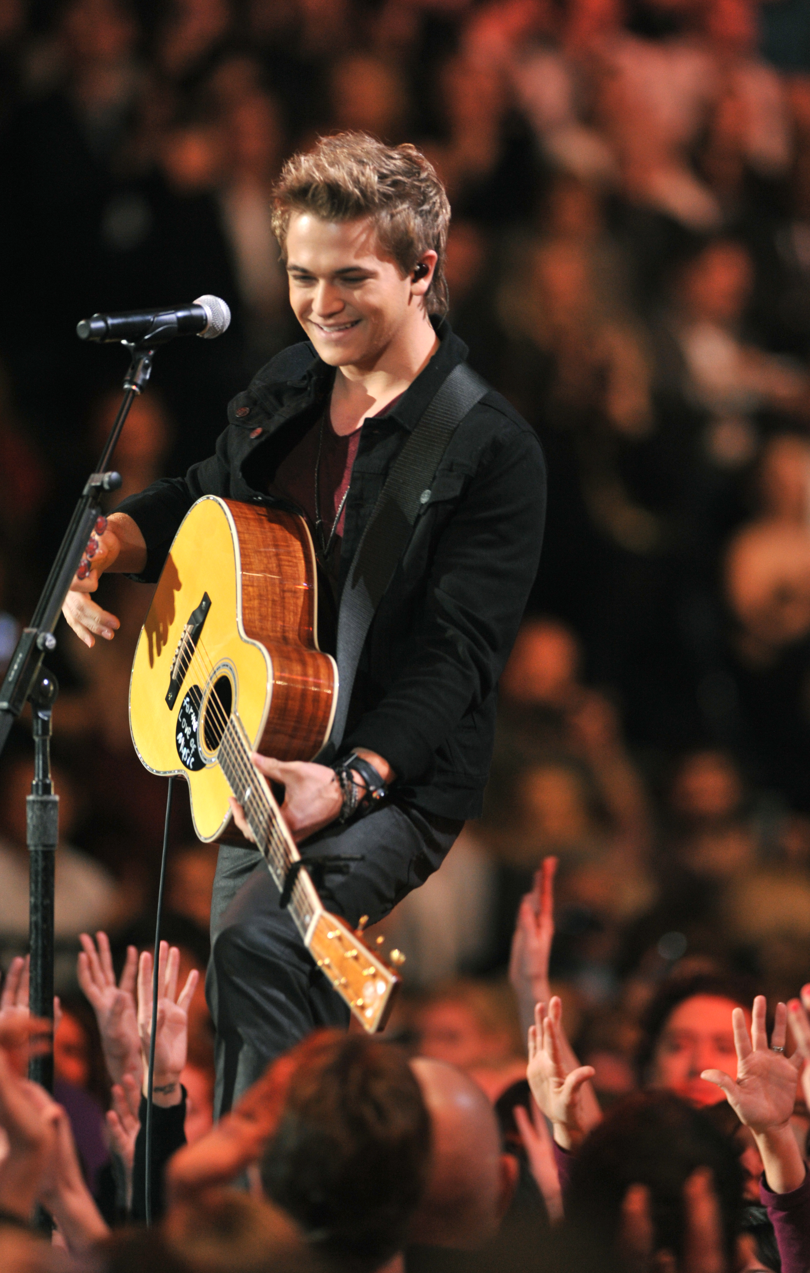 Hunter Hayes follows own path to Grammy noms - The Boston Globe, image size:2584x4064