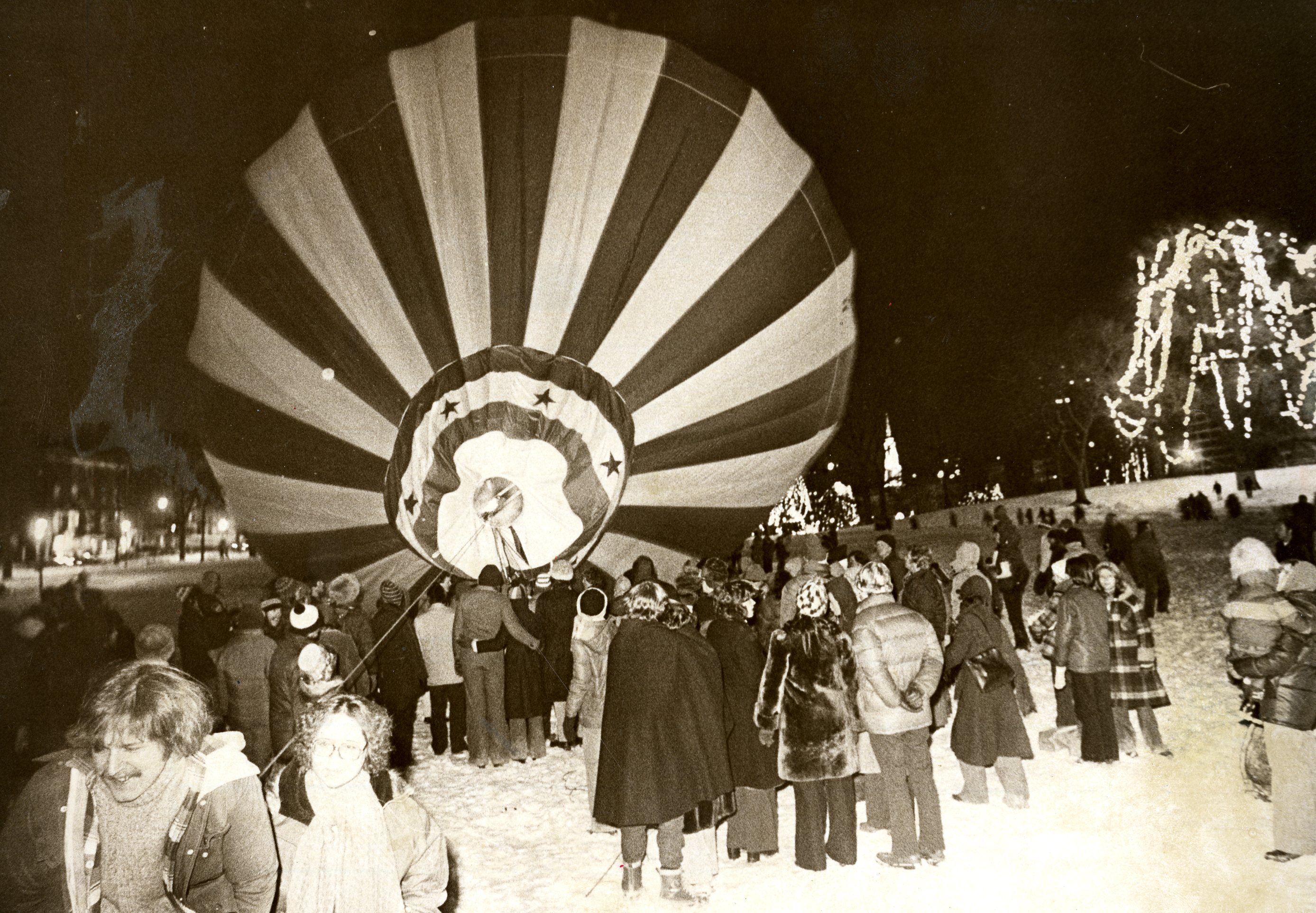A failed balloon dampened the 1976 celebration.
