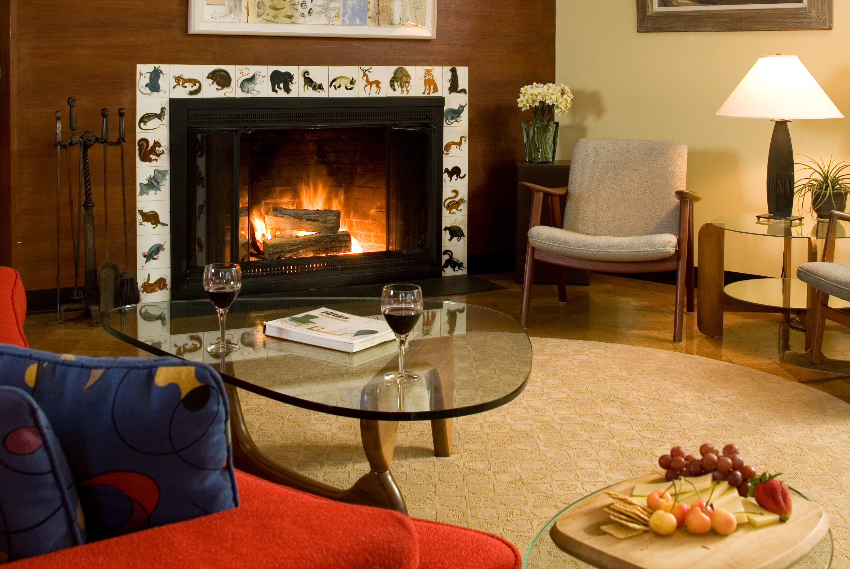 A cozy common room.