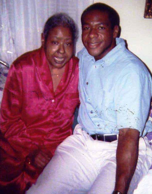 Marie Evans, who died in 2002, with her son, Willie. She received cigarette samples as a child and became addicted.