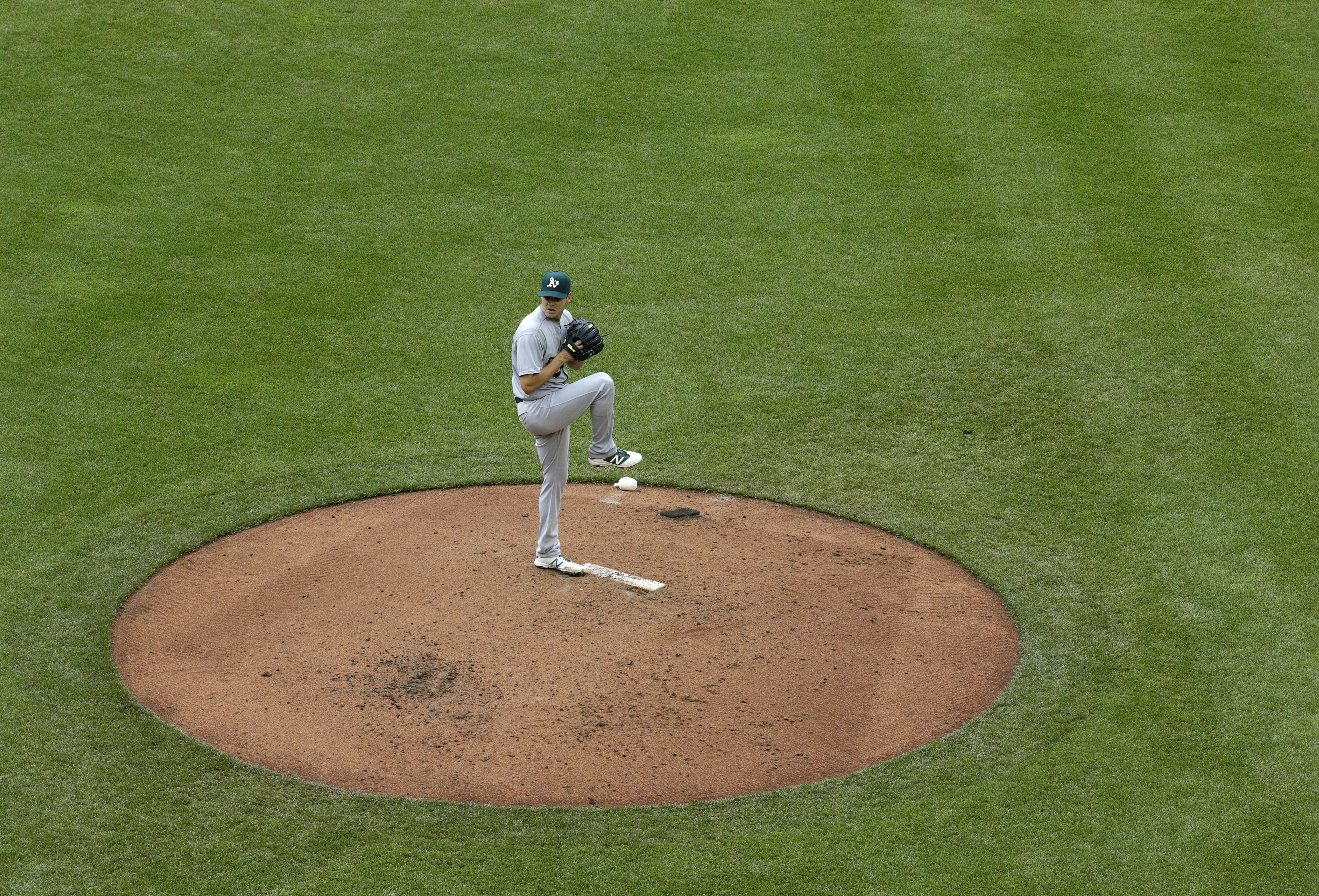 Sunday will be Rich Hill’s first start with the Dodgers.