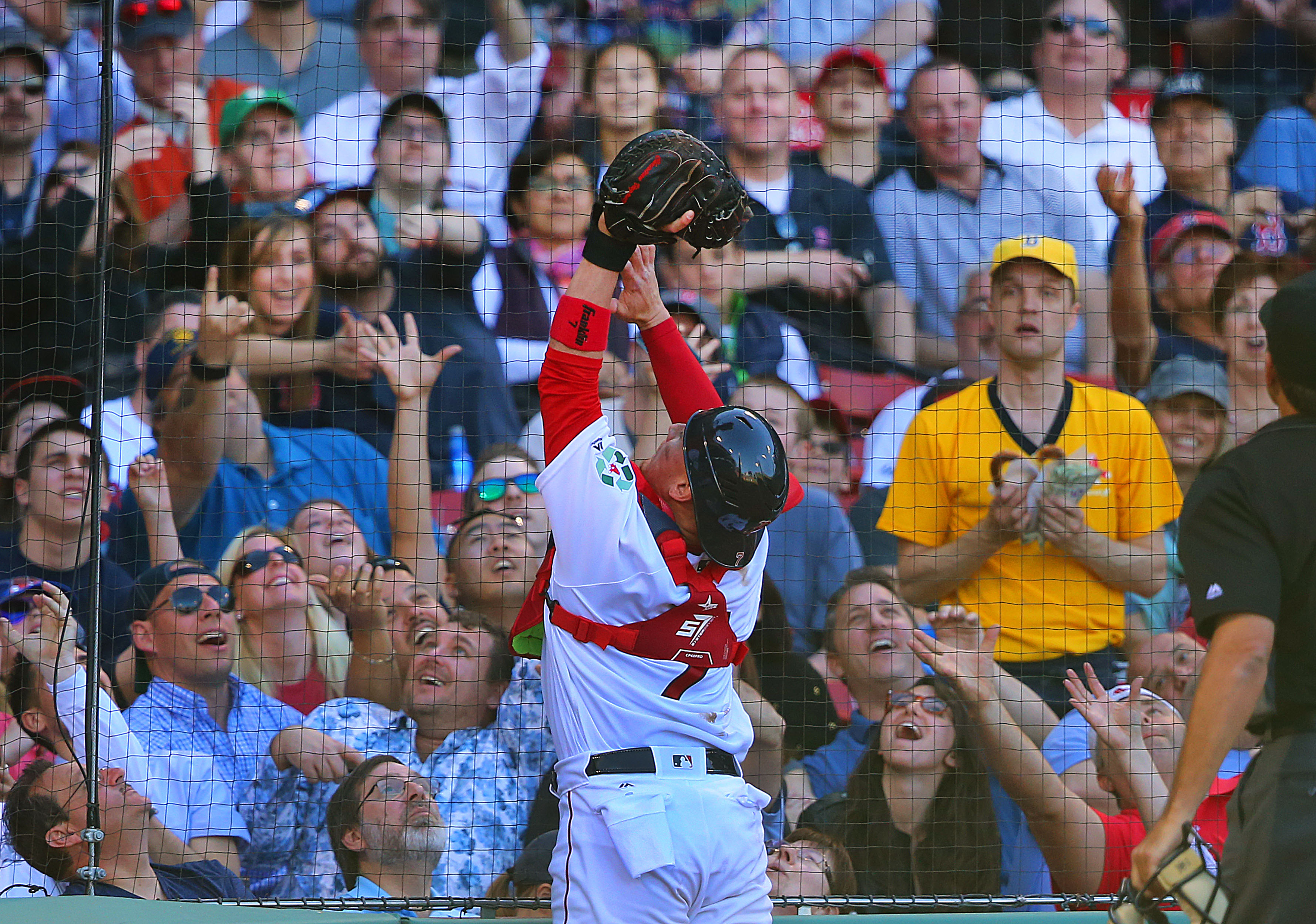 Christian Vazquez caught a foul pop-up in the 7th inning Thursday.