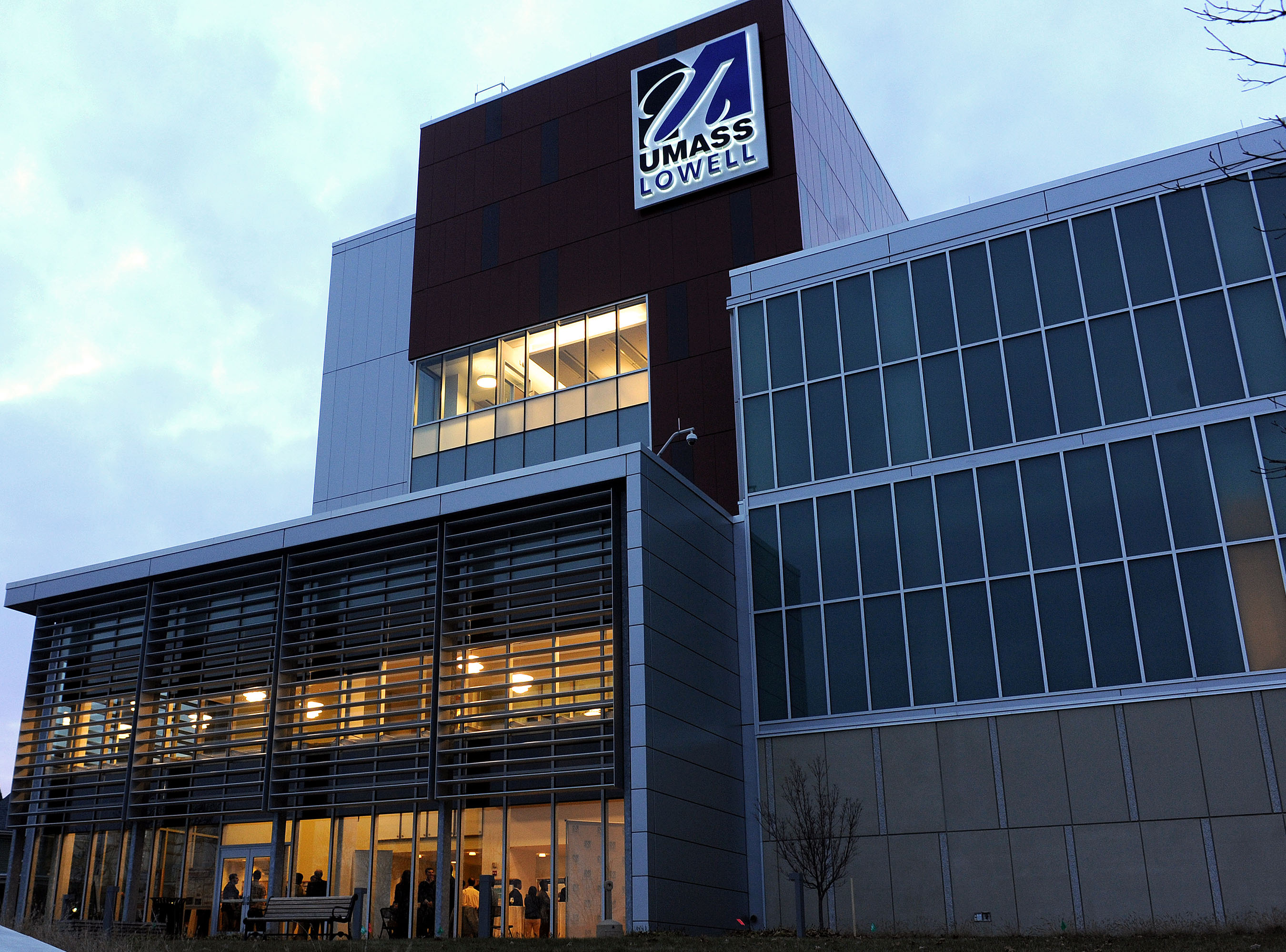 Raytheon deal is latest boost for UMass Lowell The Boston Globe