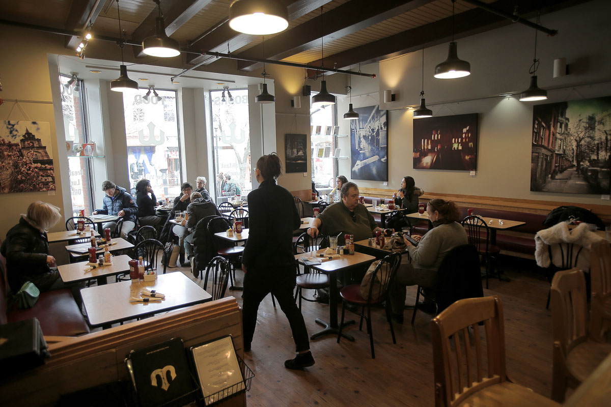 The café at Trident Booksellers in 2016.