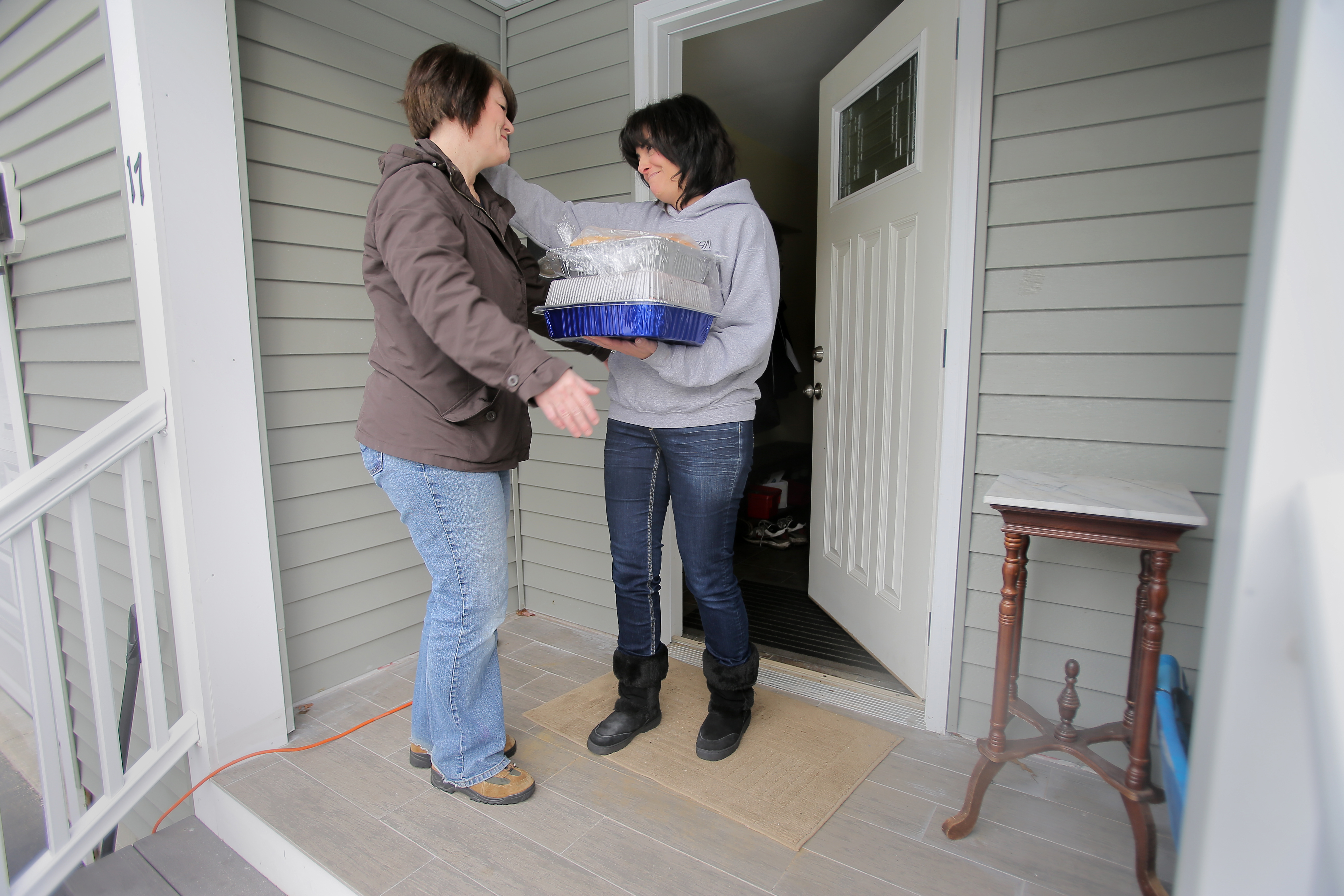 Stanway delivered lasagna to her neighbor Kellie McCann, whose father died recently.