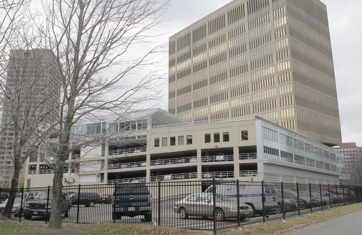 A number of efforts are underway that could turn Kendall Square in Cambridge into a livelier neighborhood with more restaurants, shops, and places to live.