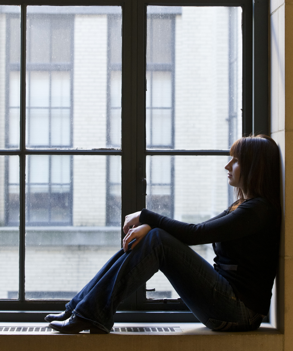 Karen Hart struggled with bipolar disorder at MIT. The late nights, flexible schedule, and socialization of college can trigger a person’s first episode.