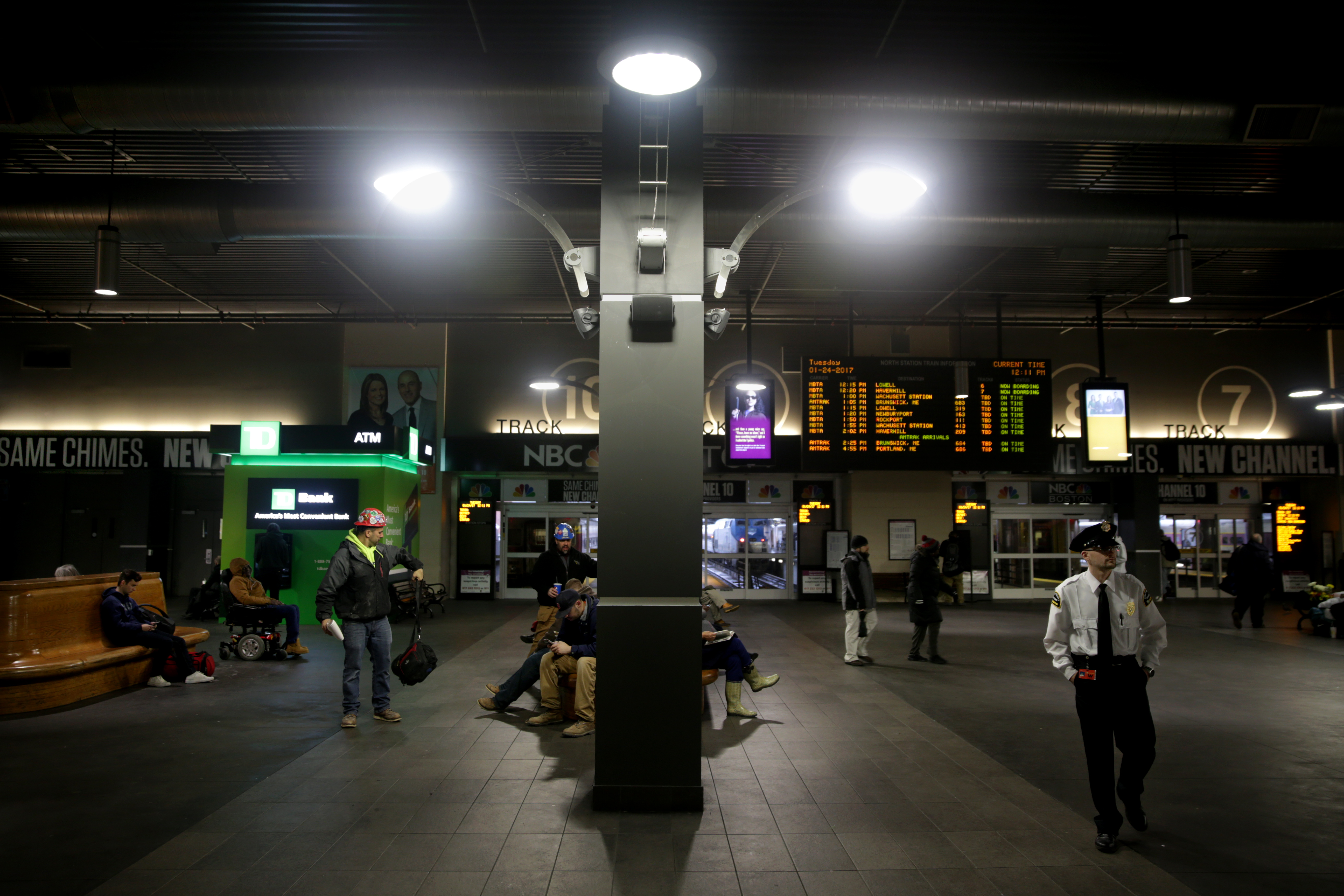 <span channel="BostonGlobe.com">The North Station passenger train waiting room.</span>