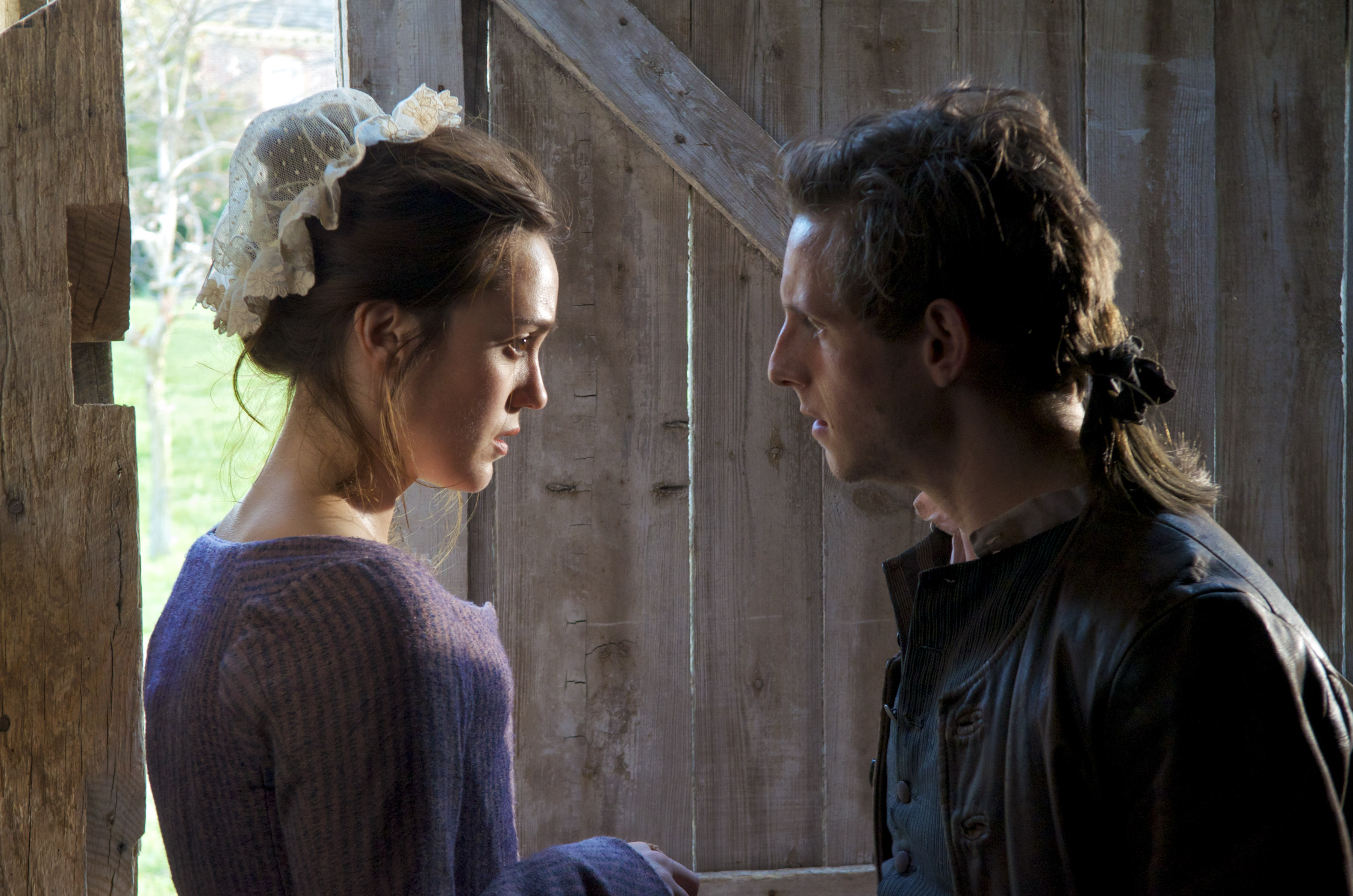 Anna Strong (Heather Lind) and Abraham Woodhull (Jamie Bell).