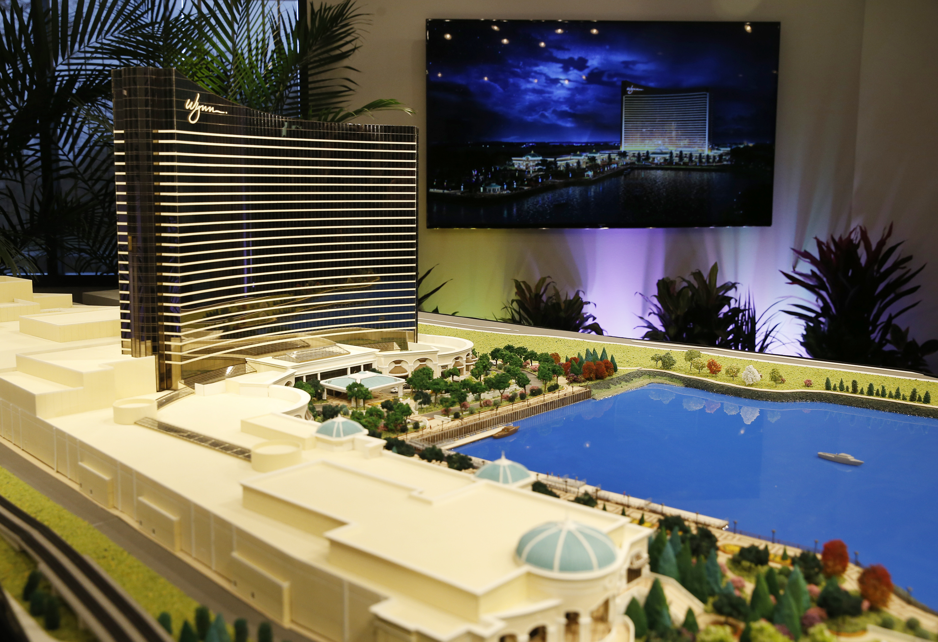 A model of Steve Wynn’s planned Everett casino.