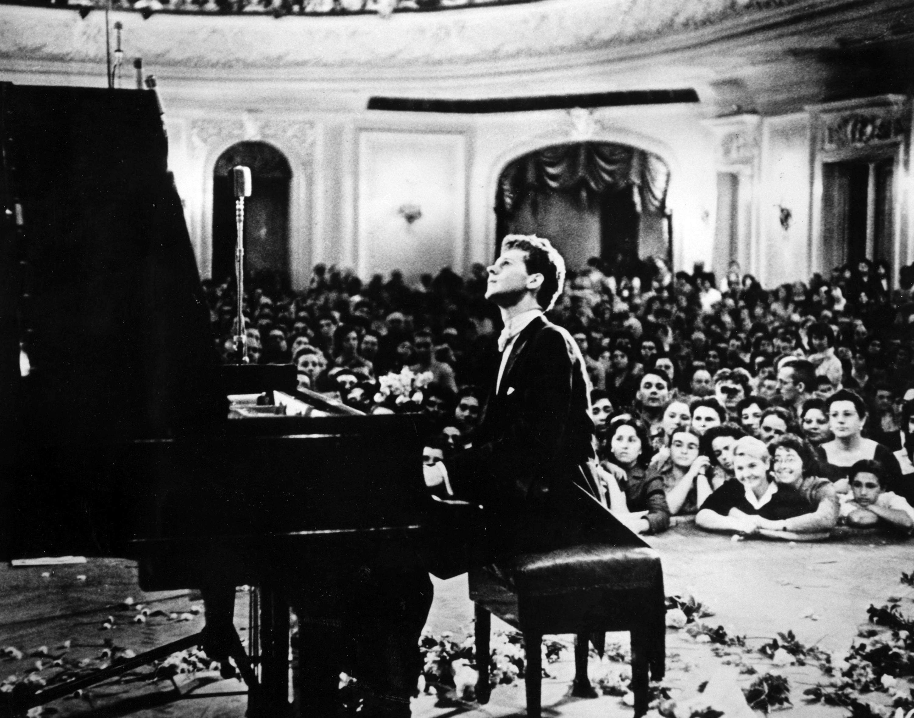 Van Cliburn, 78, pianist-turned-legend in depths of the Cold War