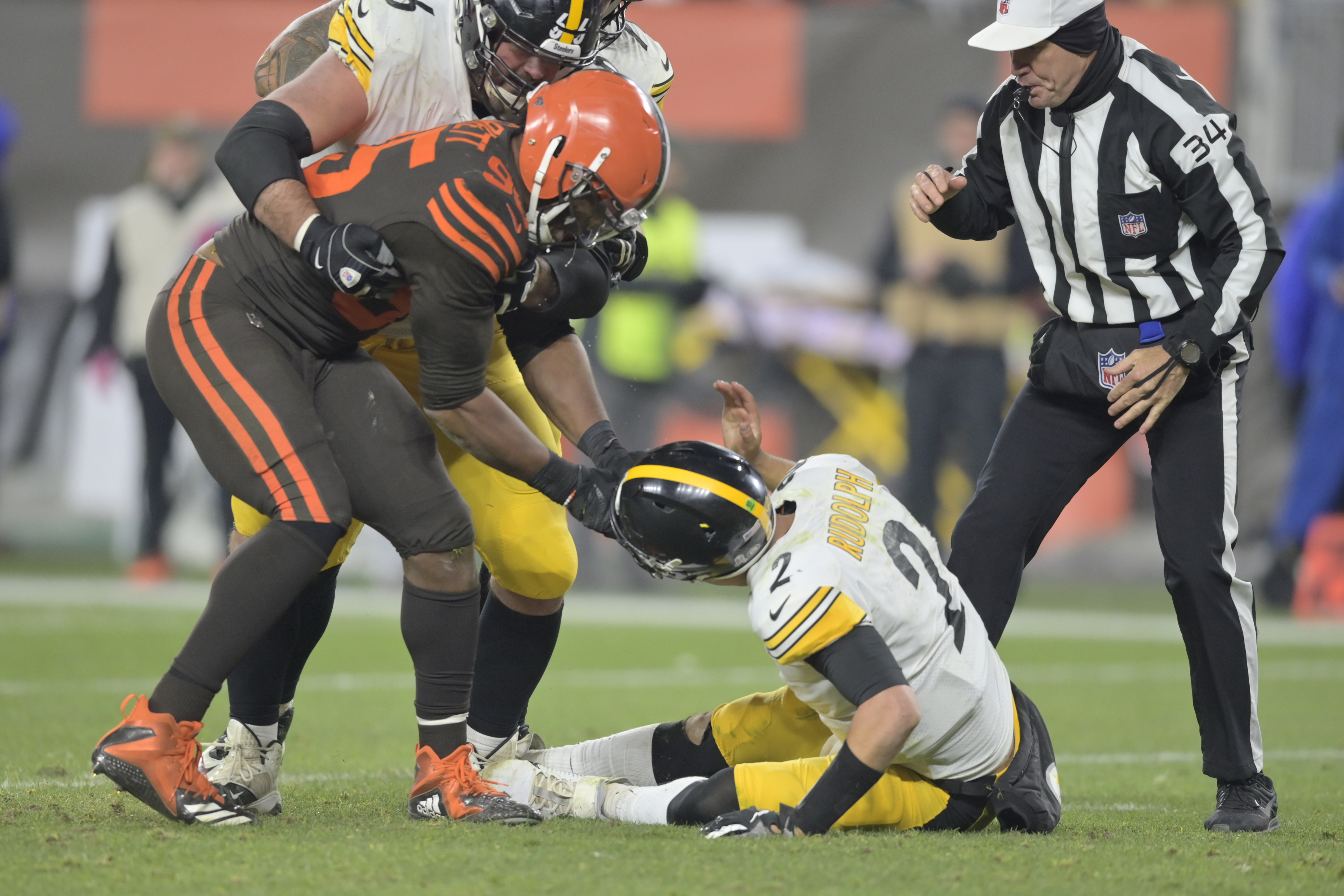 Cleveland Browns defensive end Myles Garrett pulled the helmet off Pittsburgh Steelers quarterback Mason Rudolph.