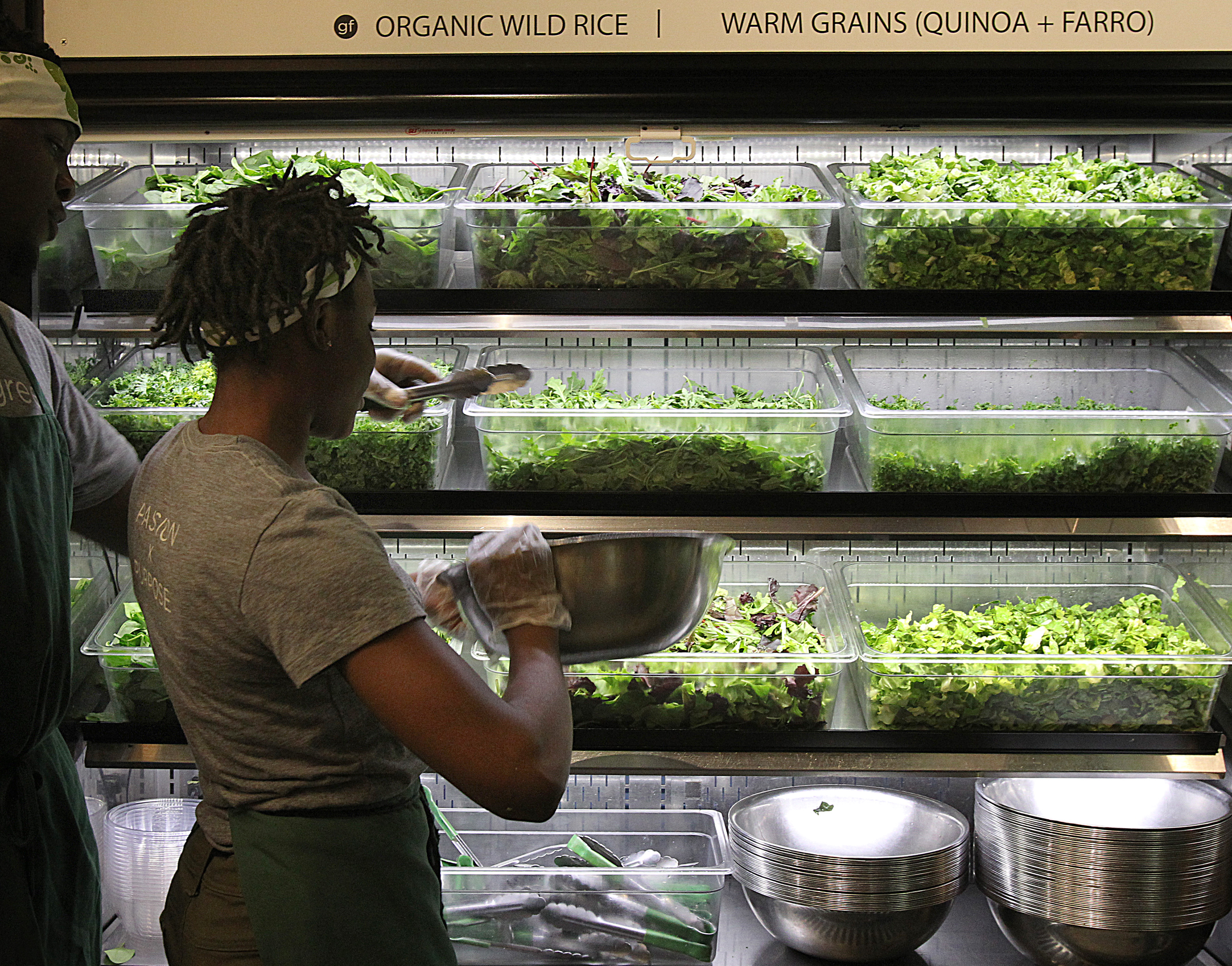 Salad Restaurant Sweetgreen Draws The Crowds The Boston Globe