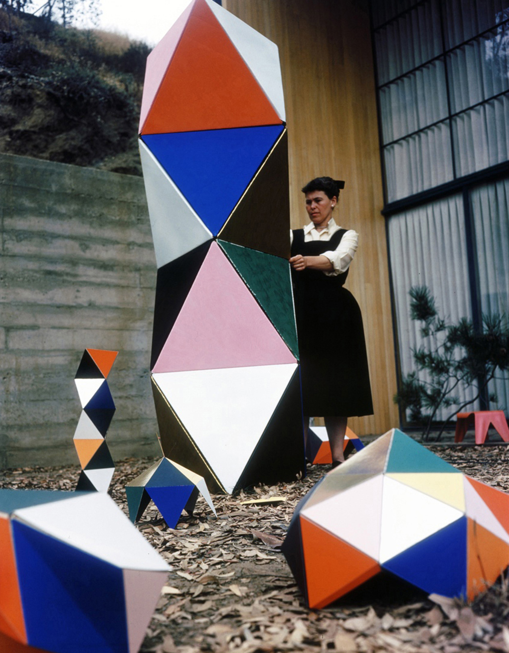 Ray Eames demonstrating The Toy, 1951.