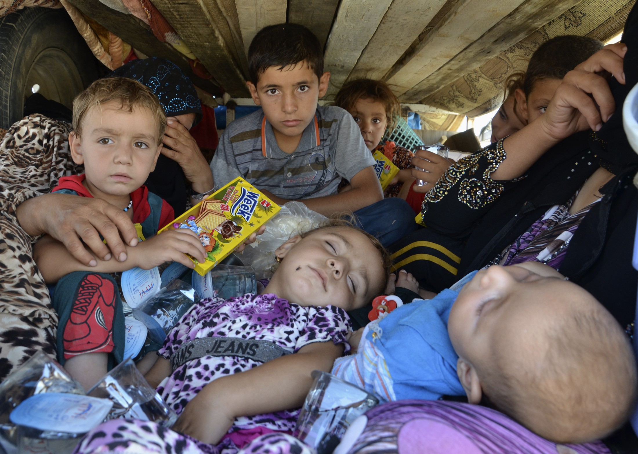 Displaced people who fled from the violence in the province of Nineveh arrived at Sulaimaniya province.