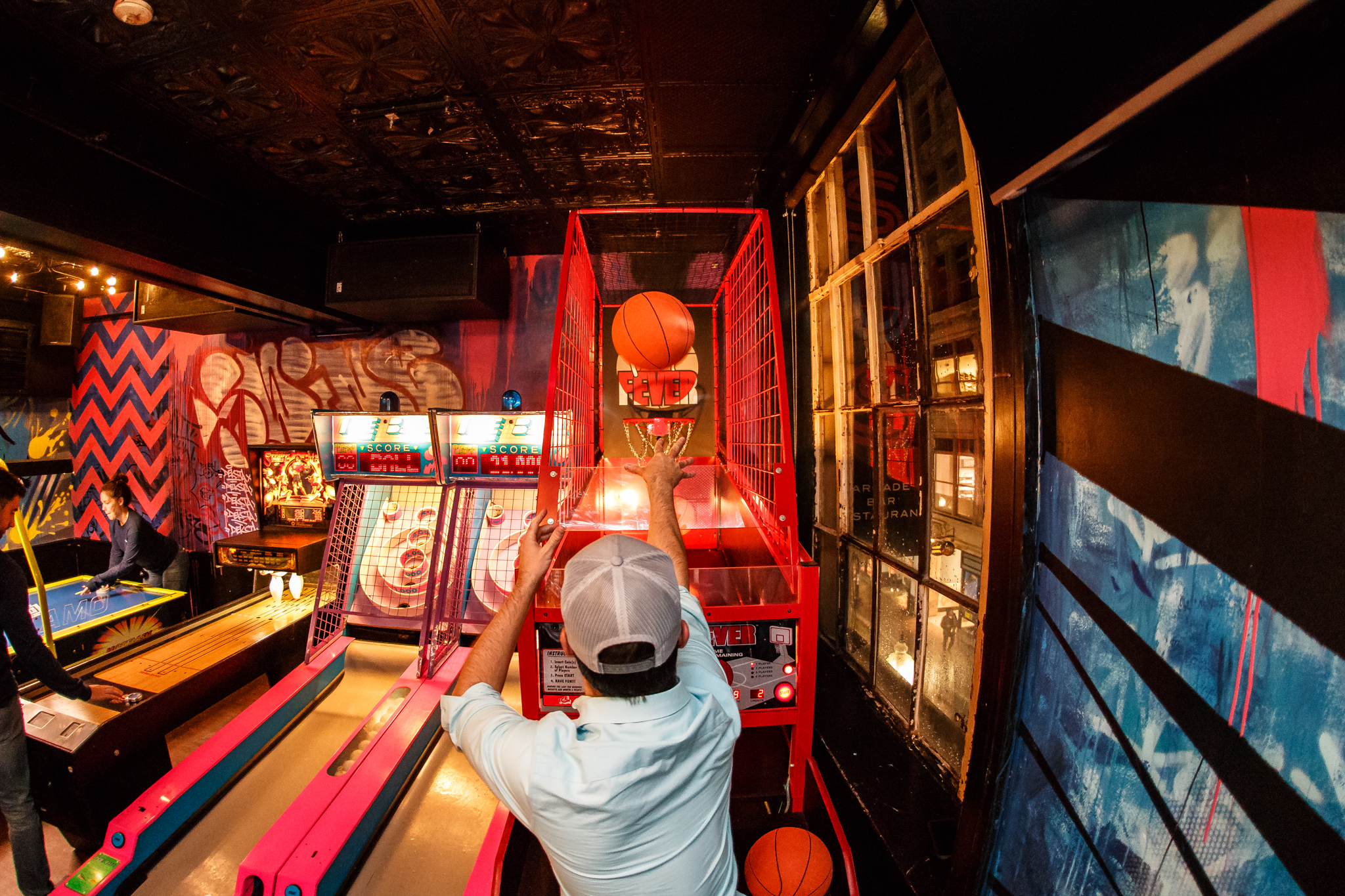 Versus features old-school arcade games.
