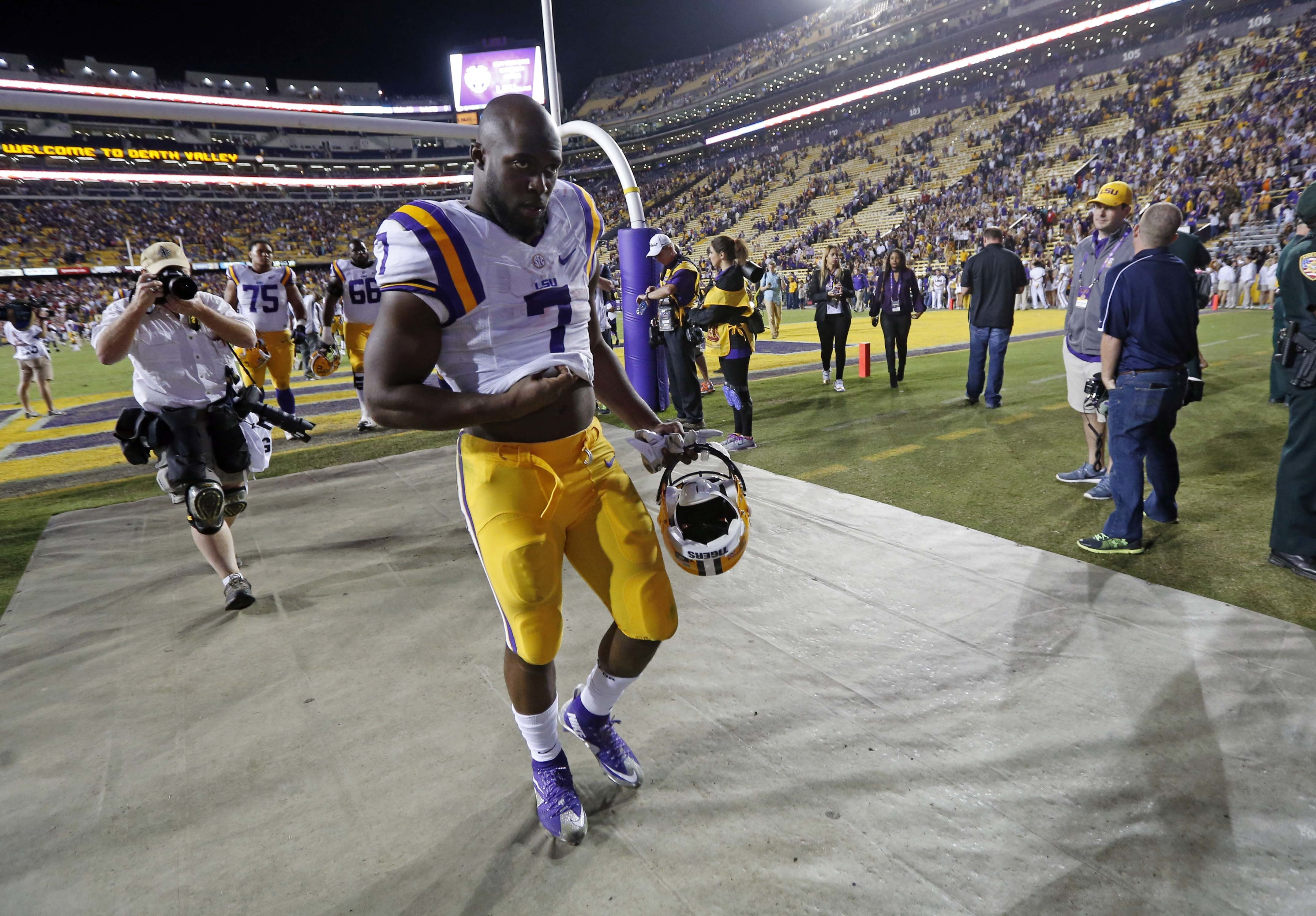 Leonard Fournette played in seven of LSU’s 12 games, averging 120.4 yards rushing per contest.