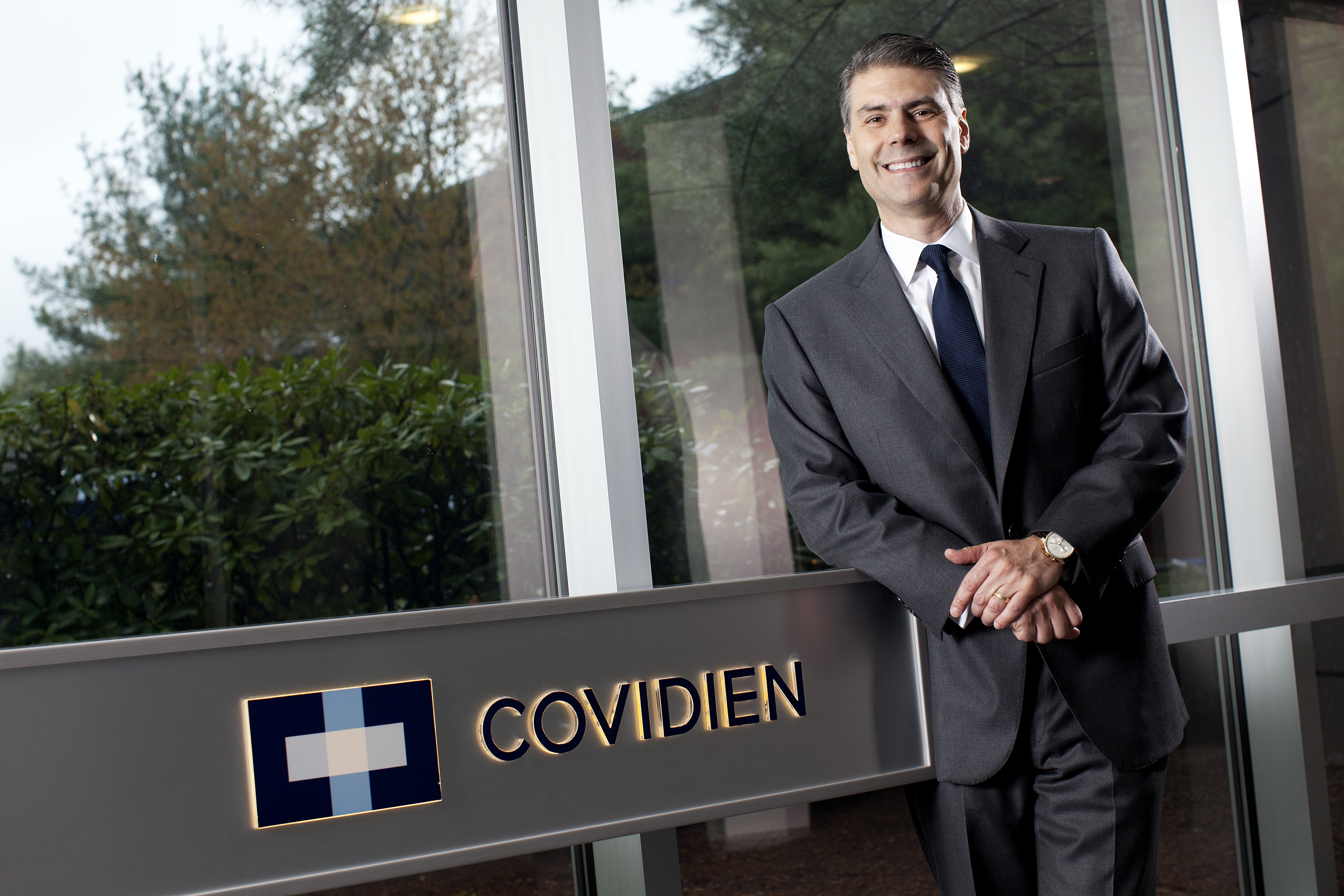 Covidien’s chief executive , Jose E. Almeida, wished success to Mallinckrodt.