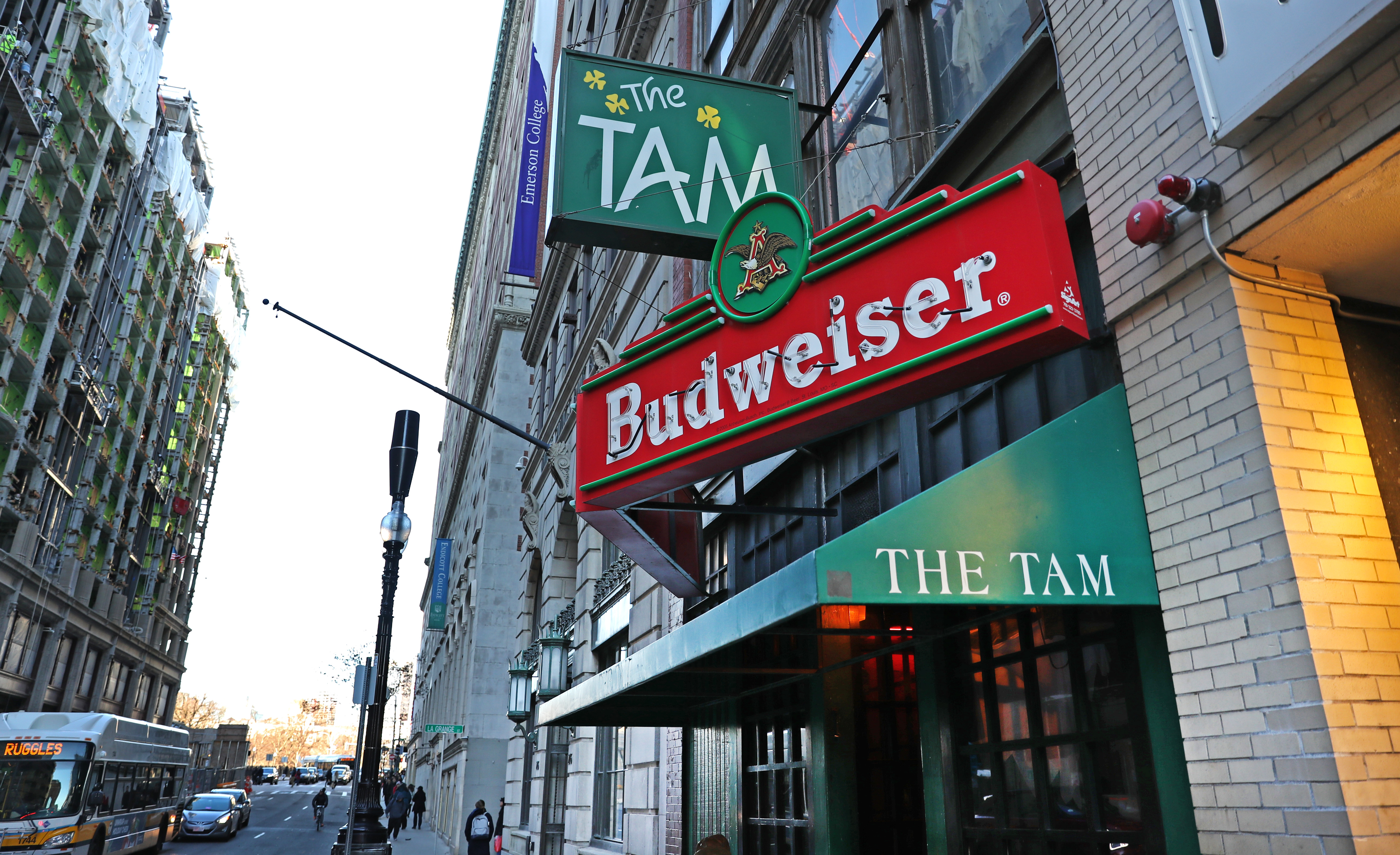 Two Quintessential Boston Bars Have Closed Temporarily The Boston Globe