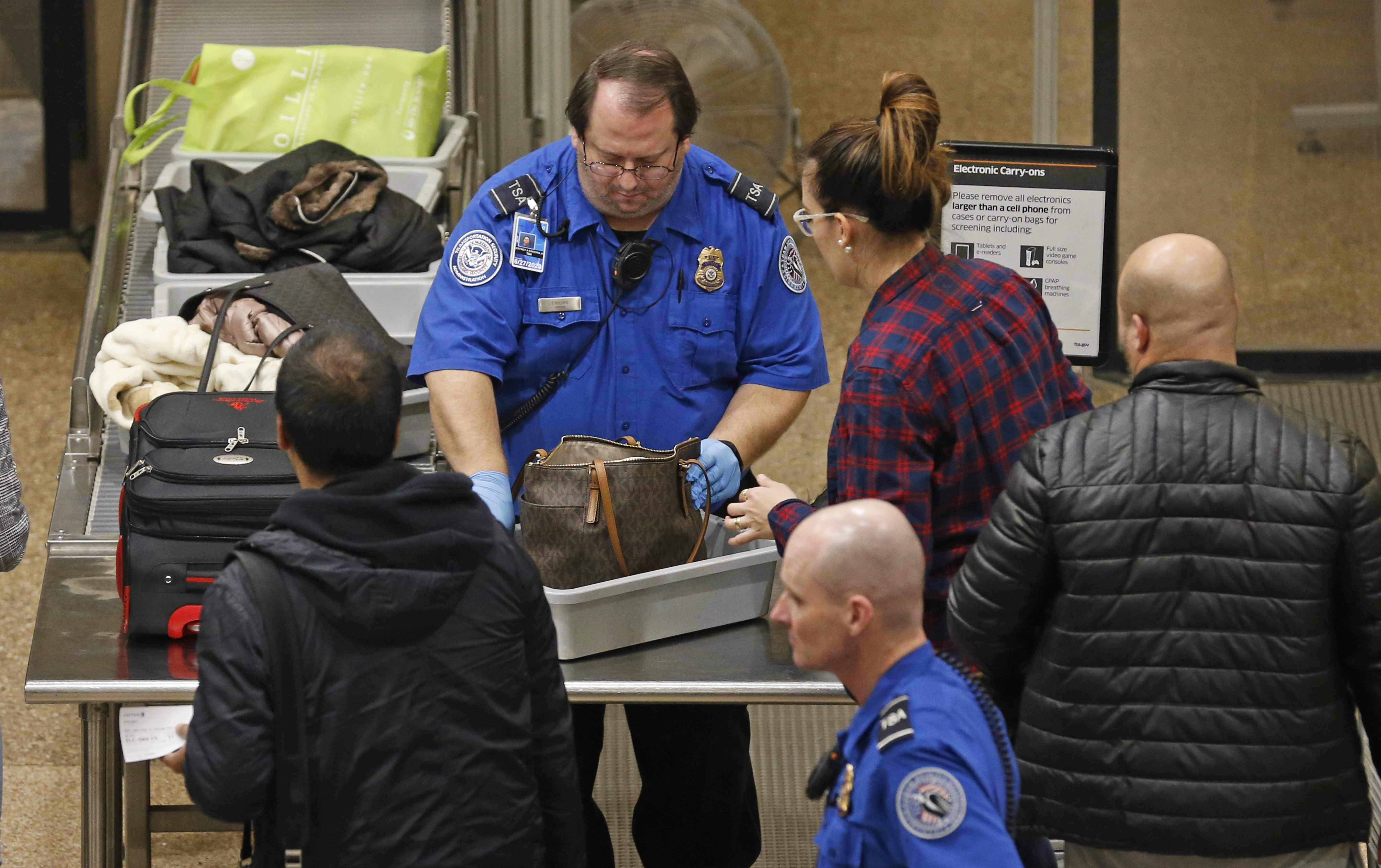 There's been an outpouring of generosity for TSA workers and others without  pay - The Boston Globe