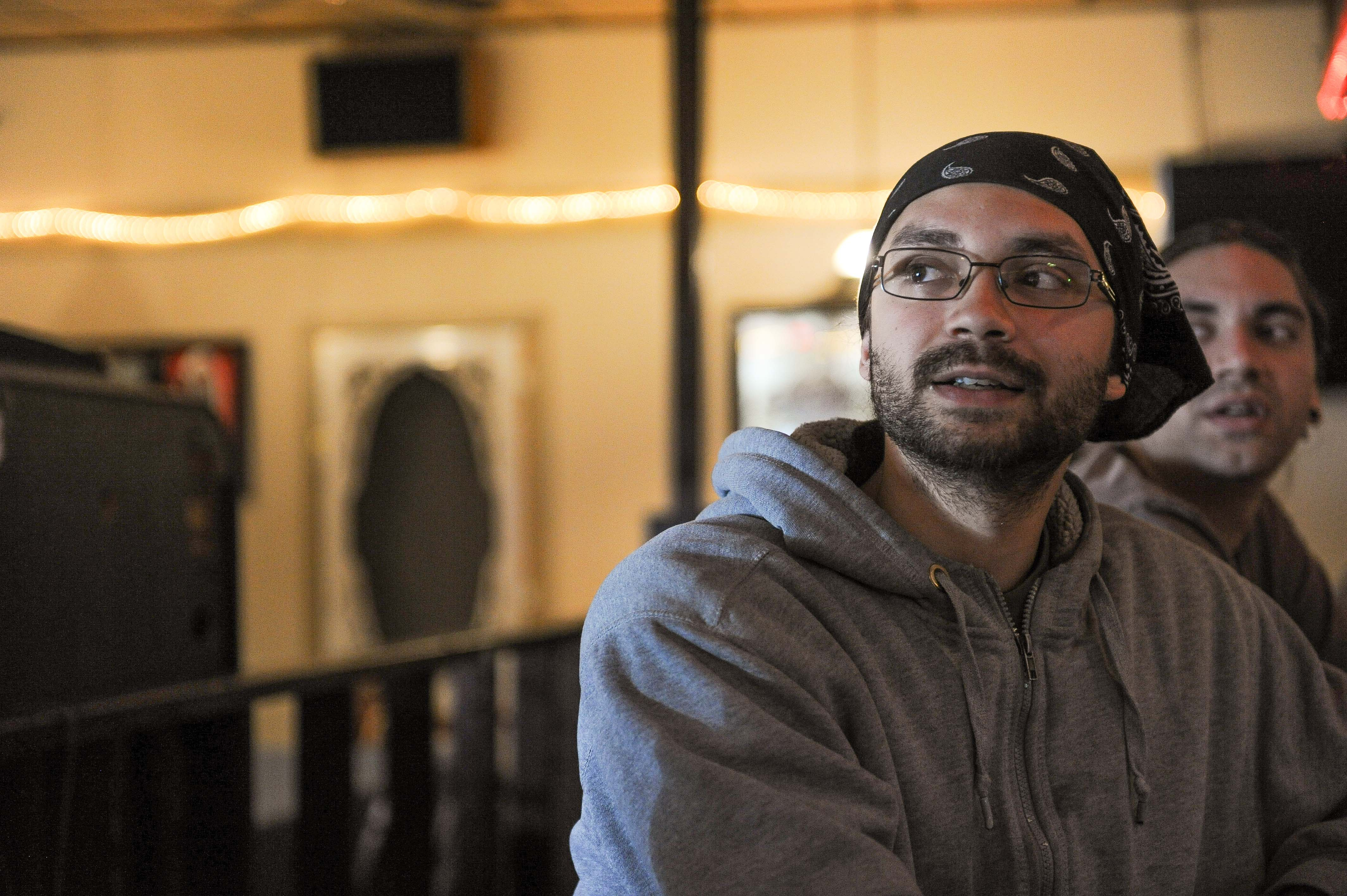 “I don’t think it matters who wins,” said Yancy Velez, a 30-year-old carpet installer lunching with his brother at Papa Duke’s Paris Grill in Aliquippa.
