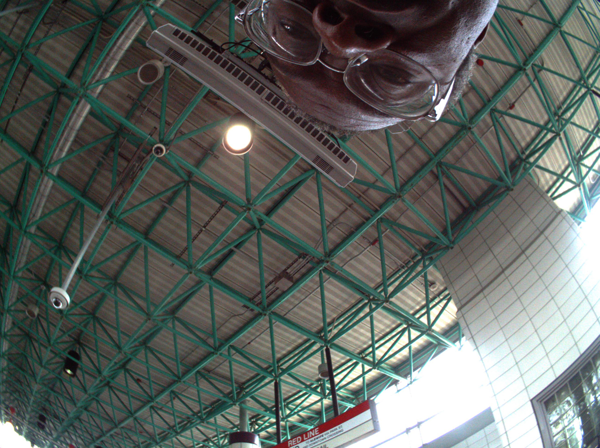 Hiawatha Bray and the Autographer automatic camera commuted on the Red Line.