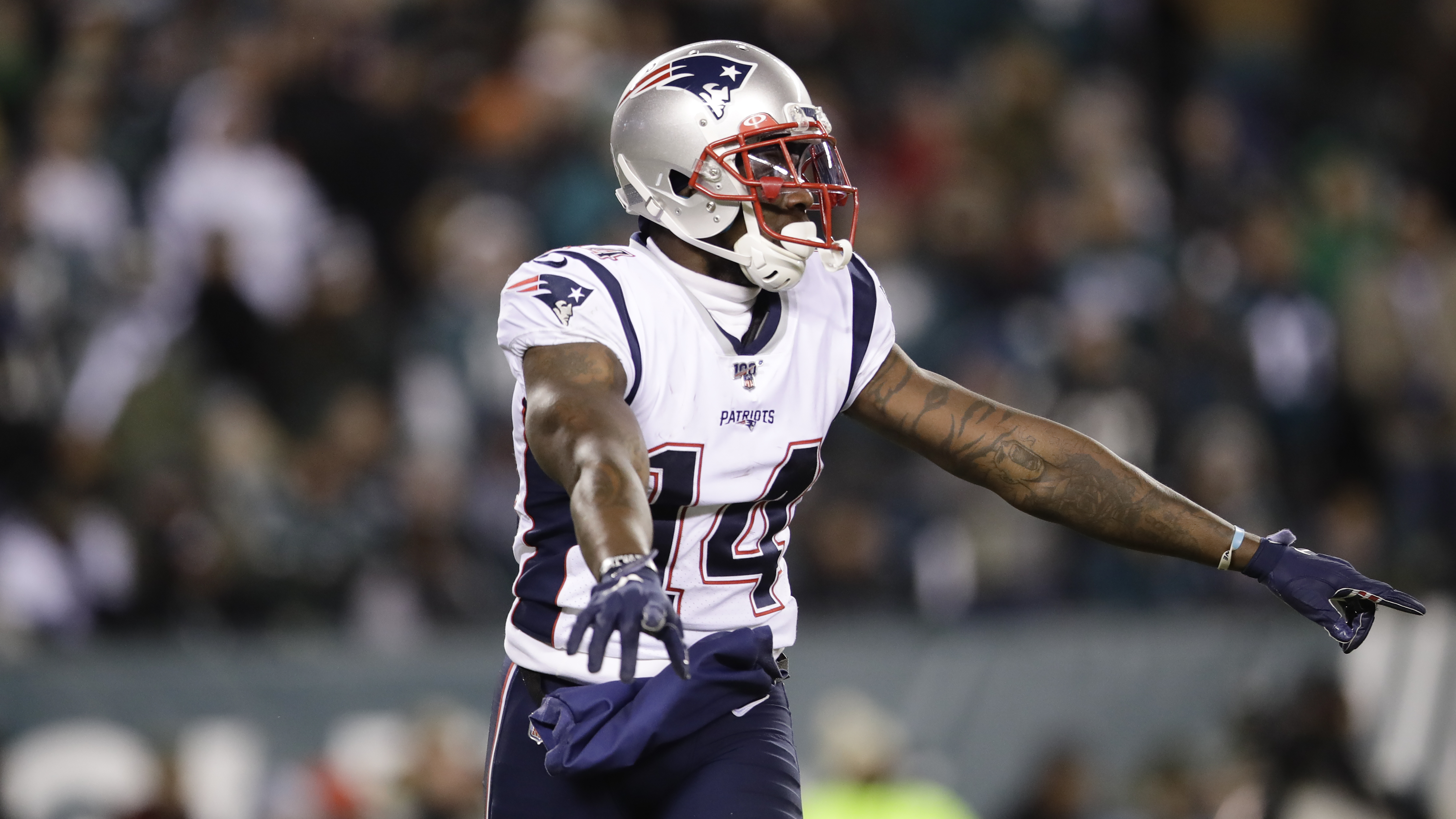 Mohamed Sanu has 14 catches in three games with the Patriots.