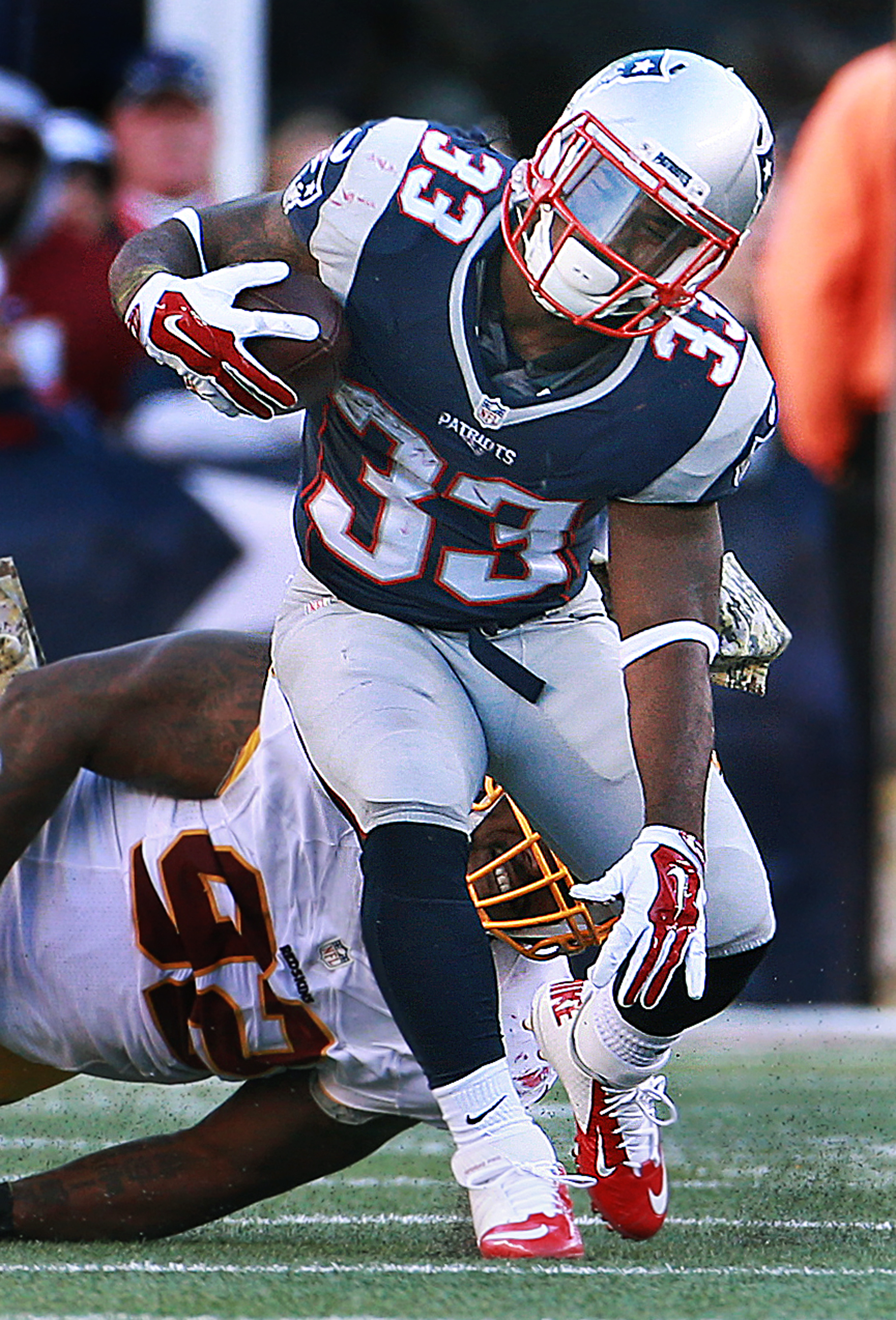 The Patriots lost running back Dion Lewis to a knee injury in the third quarter.