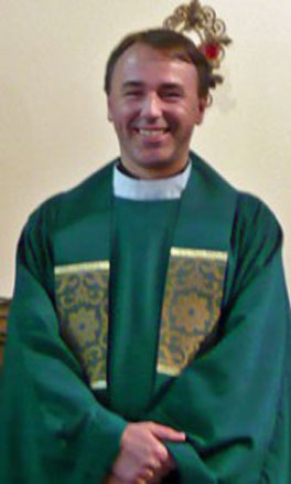 Pastor Marek Chmurski.