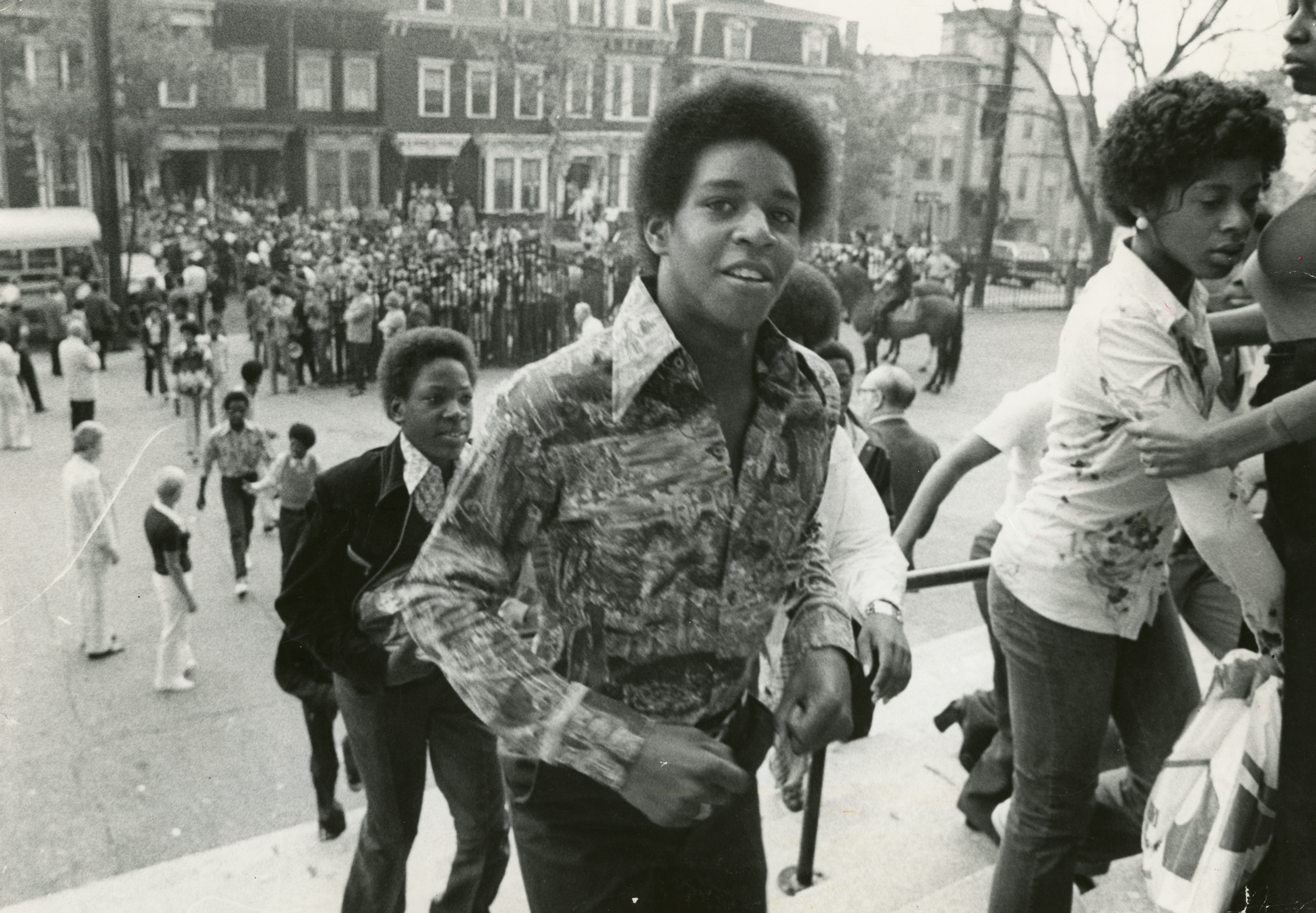 Students entered South Boston High School under the new federal desegregation order.