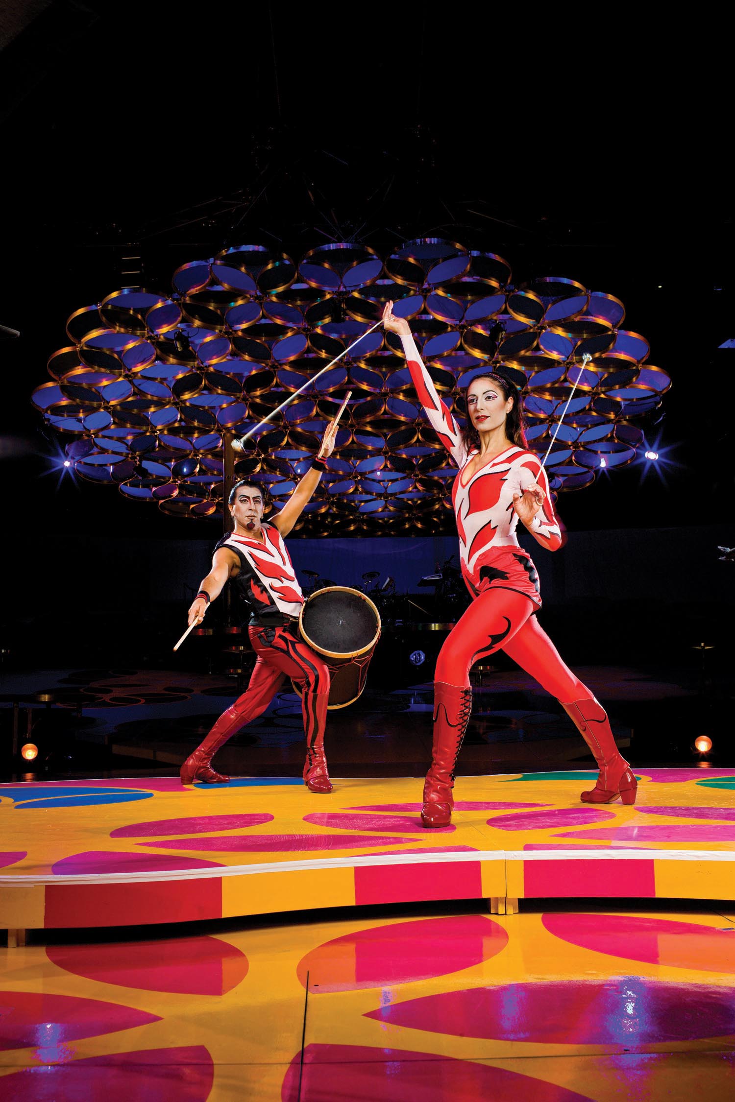 Adriana Pegueroles and Luis Lopez in “Saltimbanco,” a 20-year-old Cirque du Soleil show that the troupe is retiring.
