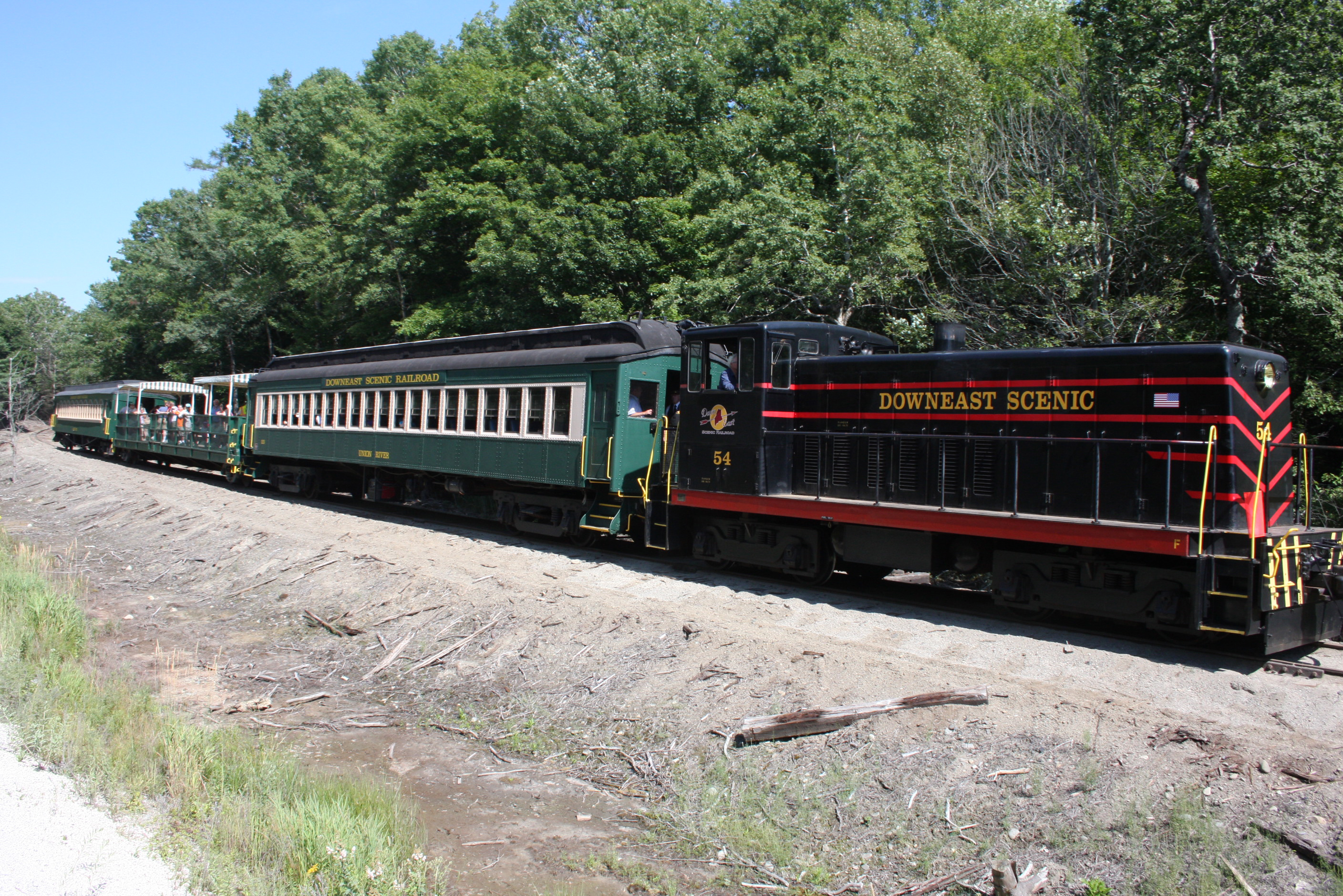 Downeast Scenic RailroadEllsworth, MaineOf Note 1948 and 1950 diesel-electric locomotives, 1917 Delaware Lackawanna & Western and 1910 Maine Central coaches, and an open-air car converted from a 1964 log carDuration 90 minutesLength 10 miles