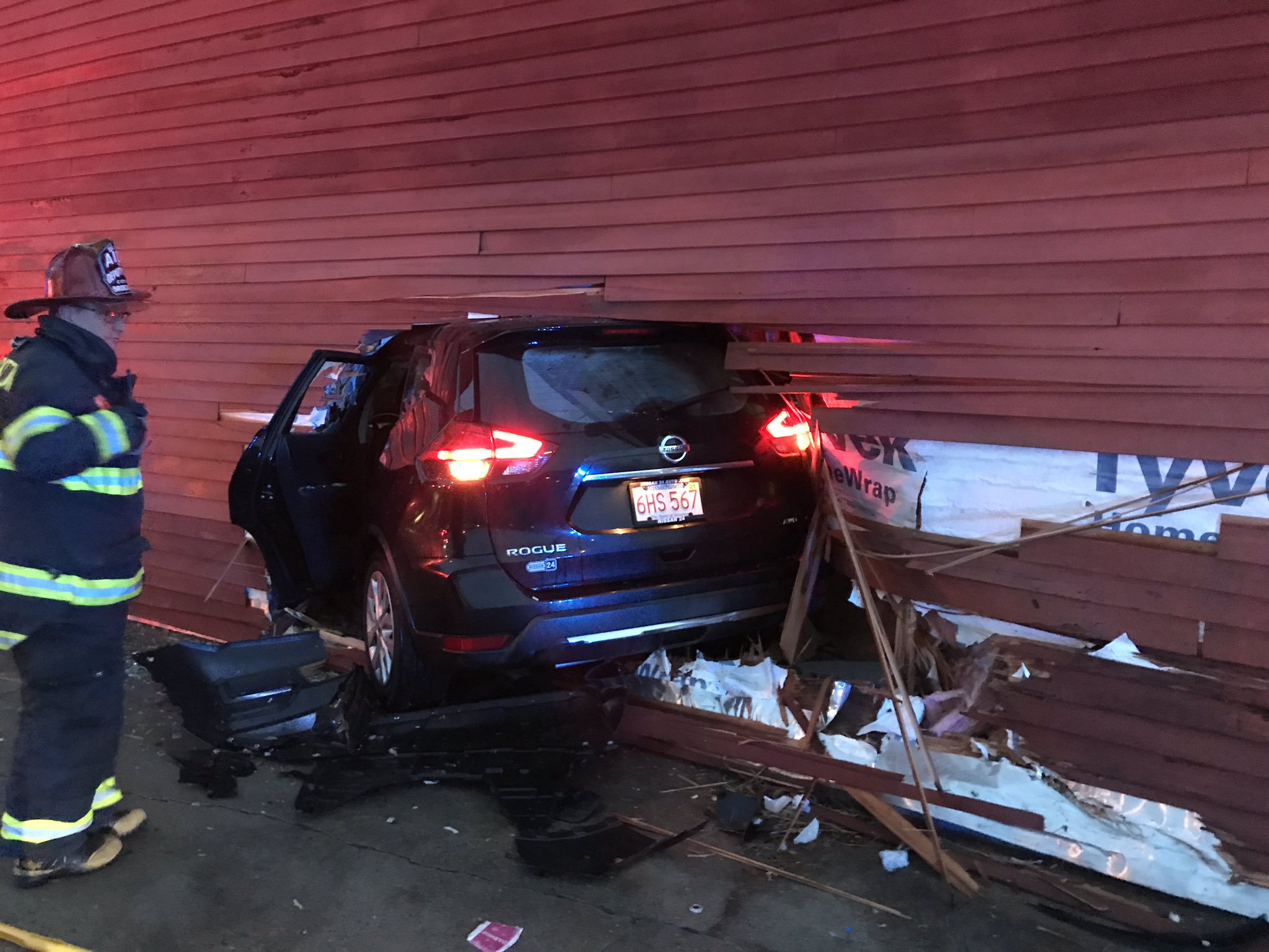 Car slams into store in Brockton - The Boston Globe