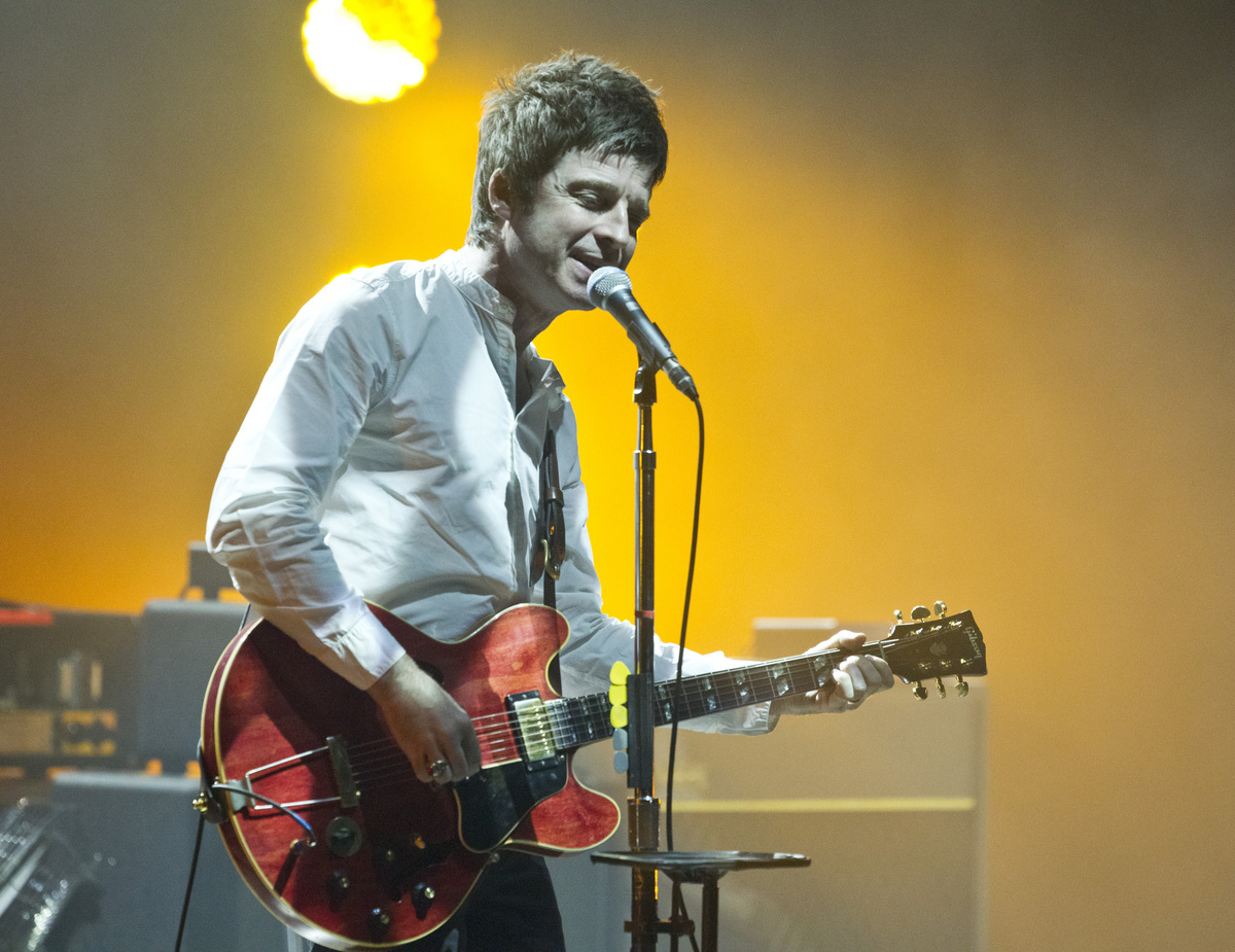 Noel Gallagher takes wing on post-Oasis tour - The Boston Globe