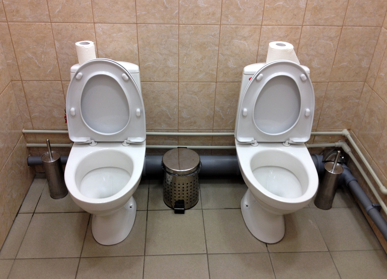 Double toilets had journalists tweeting.