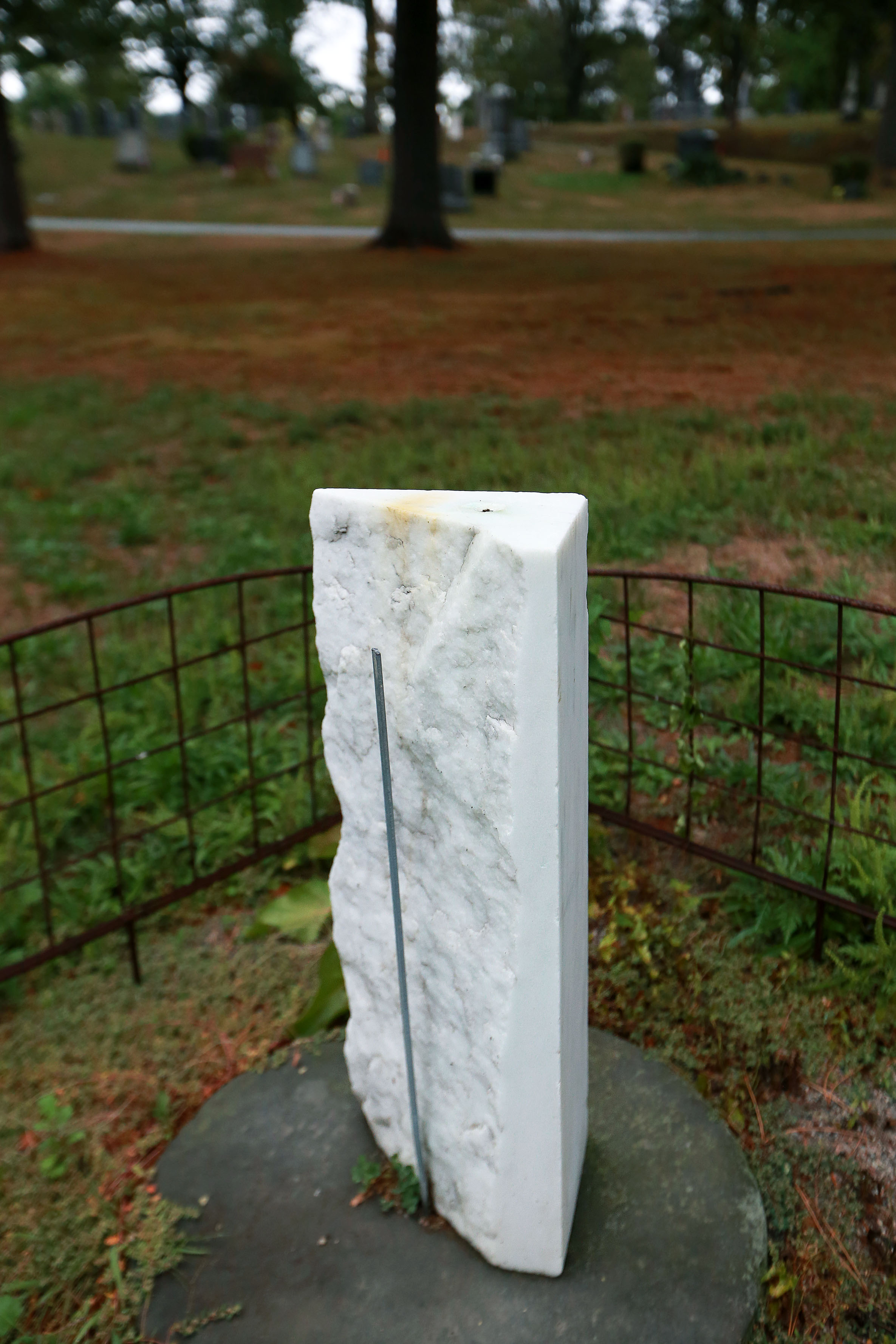A thief took two Stars of David from the sculpture.