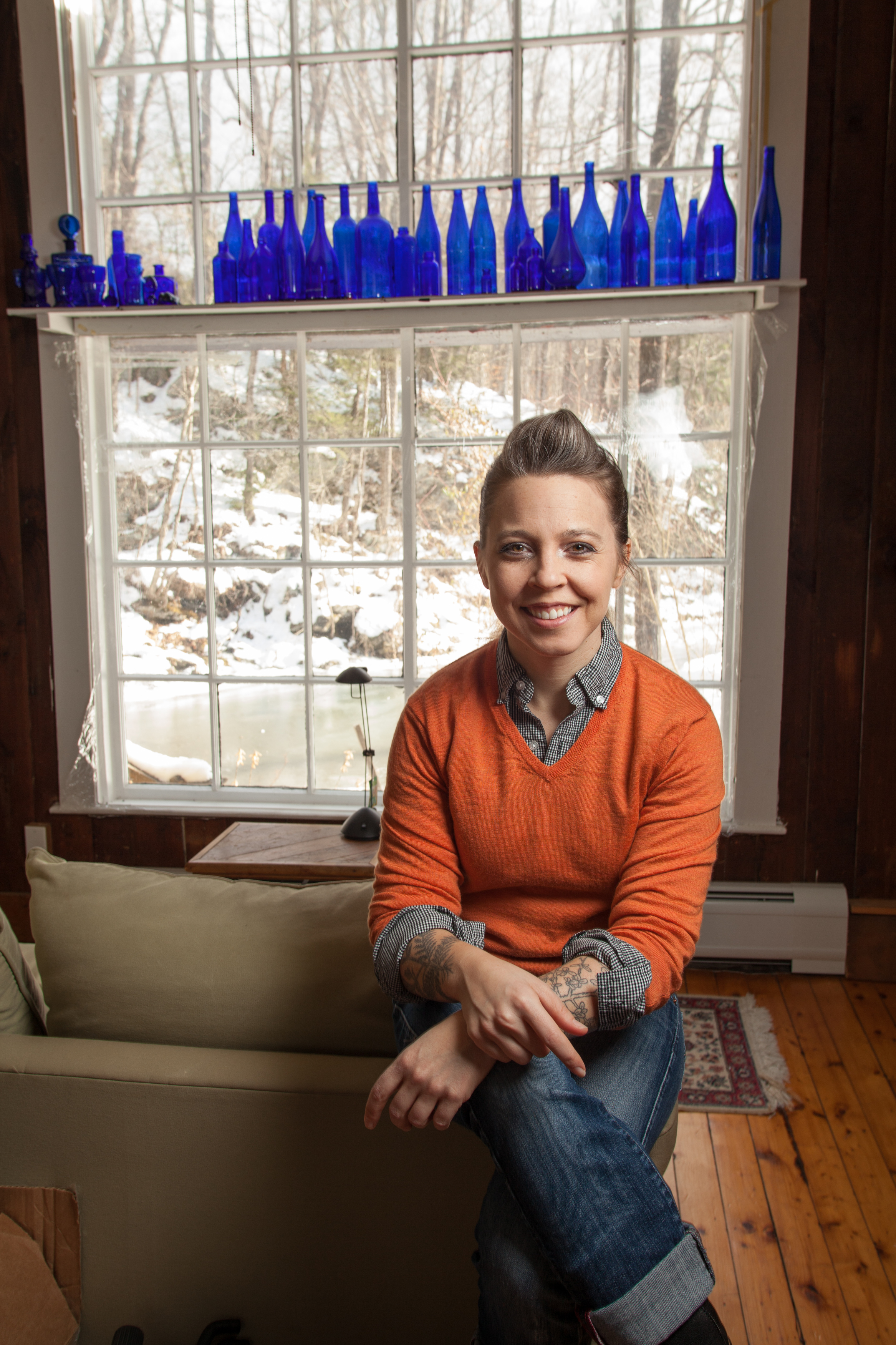 On her fan- and self-funded new album, “MANIFESTRA,” singer-songwriter Erin McKeown and her songs are more political than on her past works.