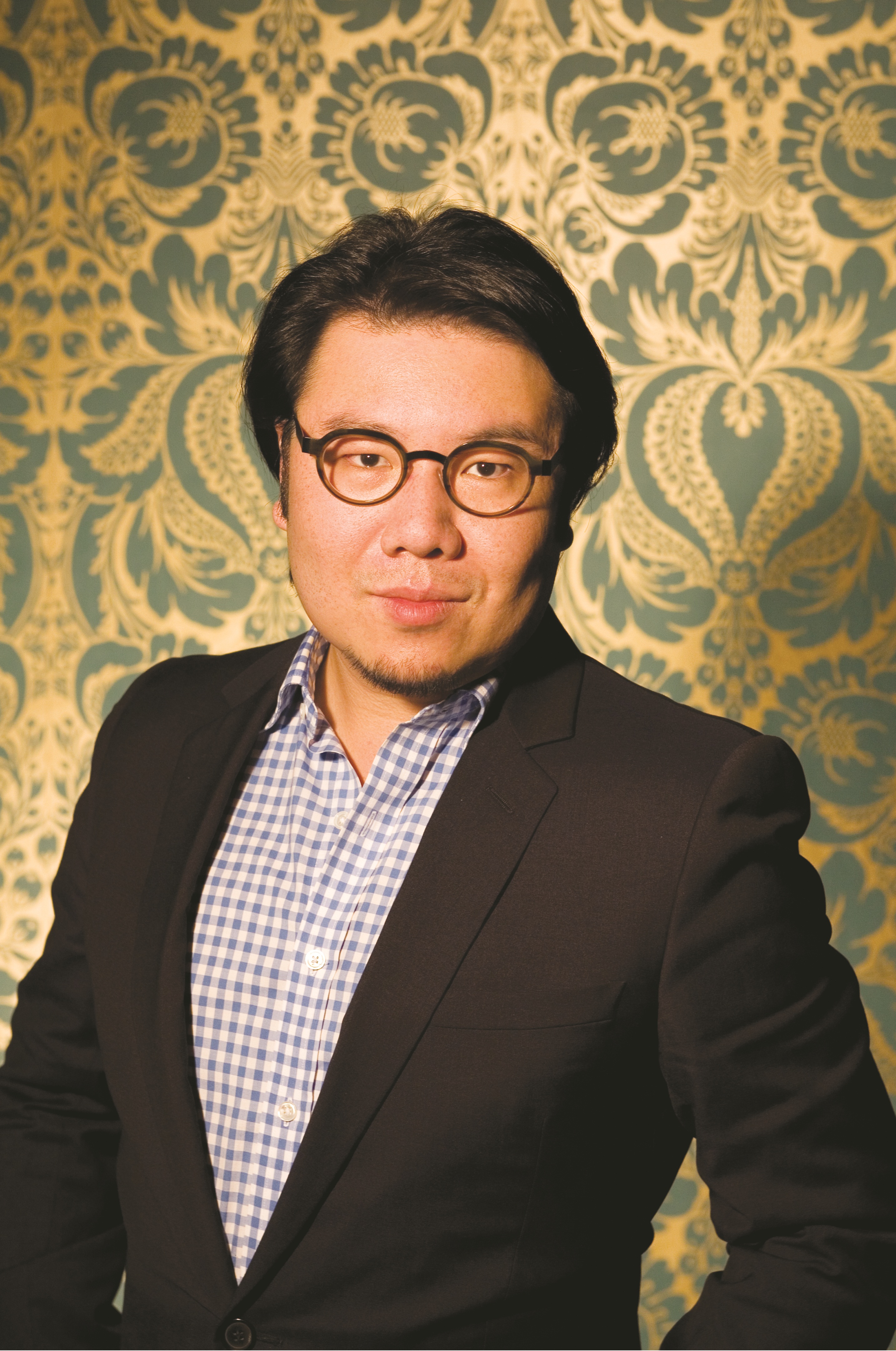 Kevin Kwan takes time to educate the reader with translations of Cantonese, Hokkien, and Mandarin words.