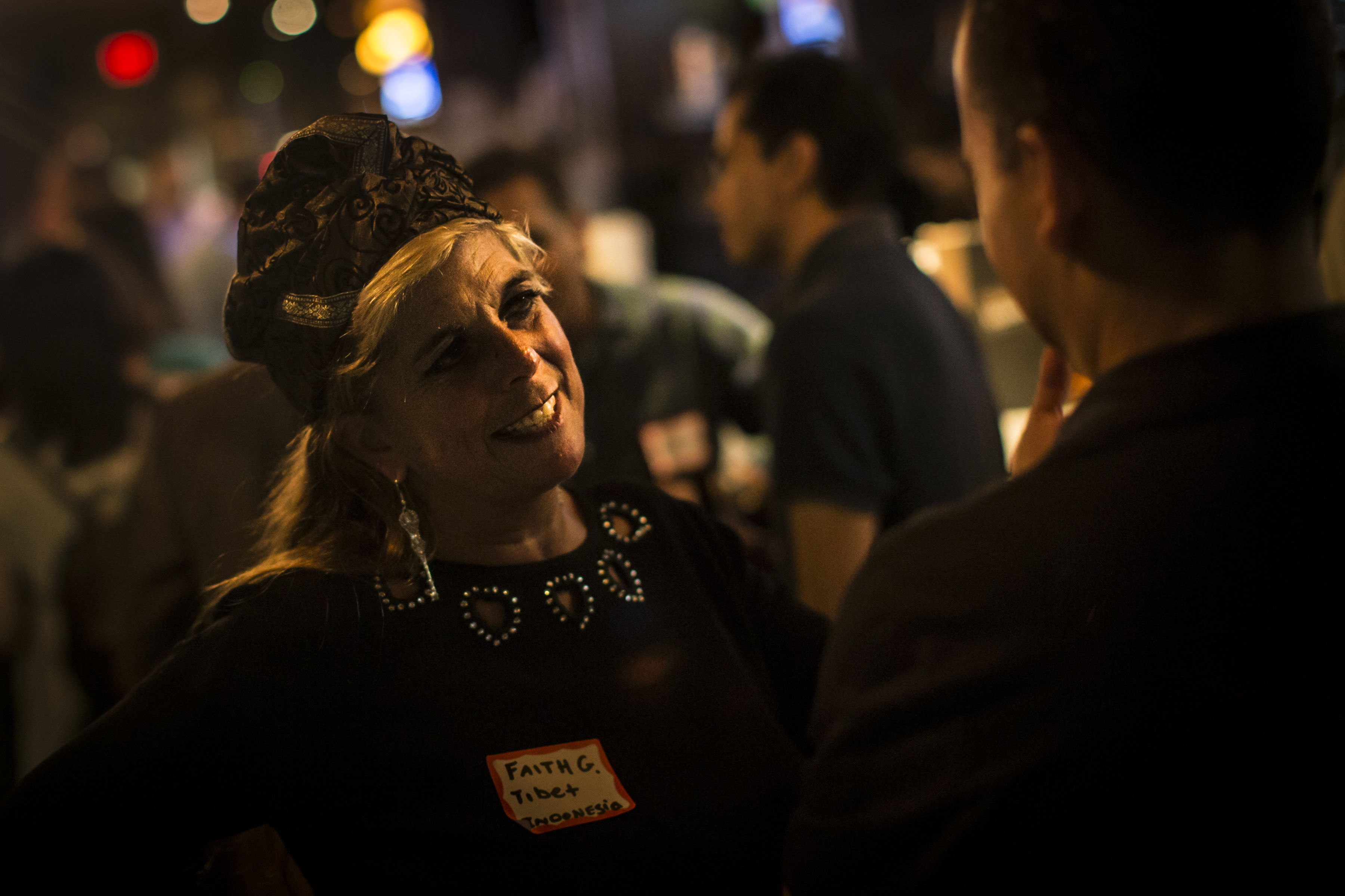 Faith Girdler talked about her travels during a Boston Expat and World Travelers meet-up between in Cambridge.