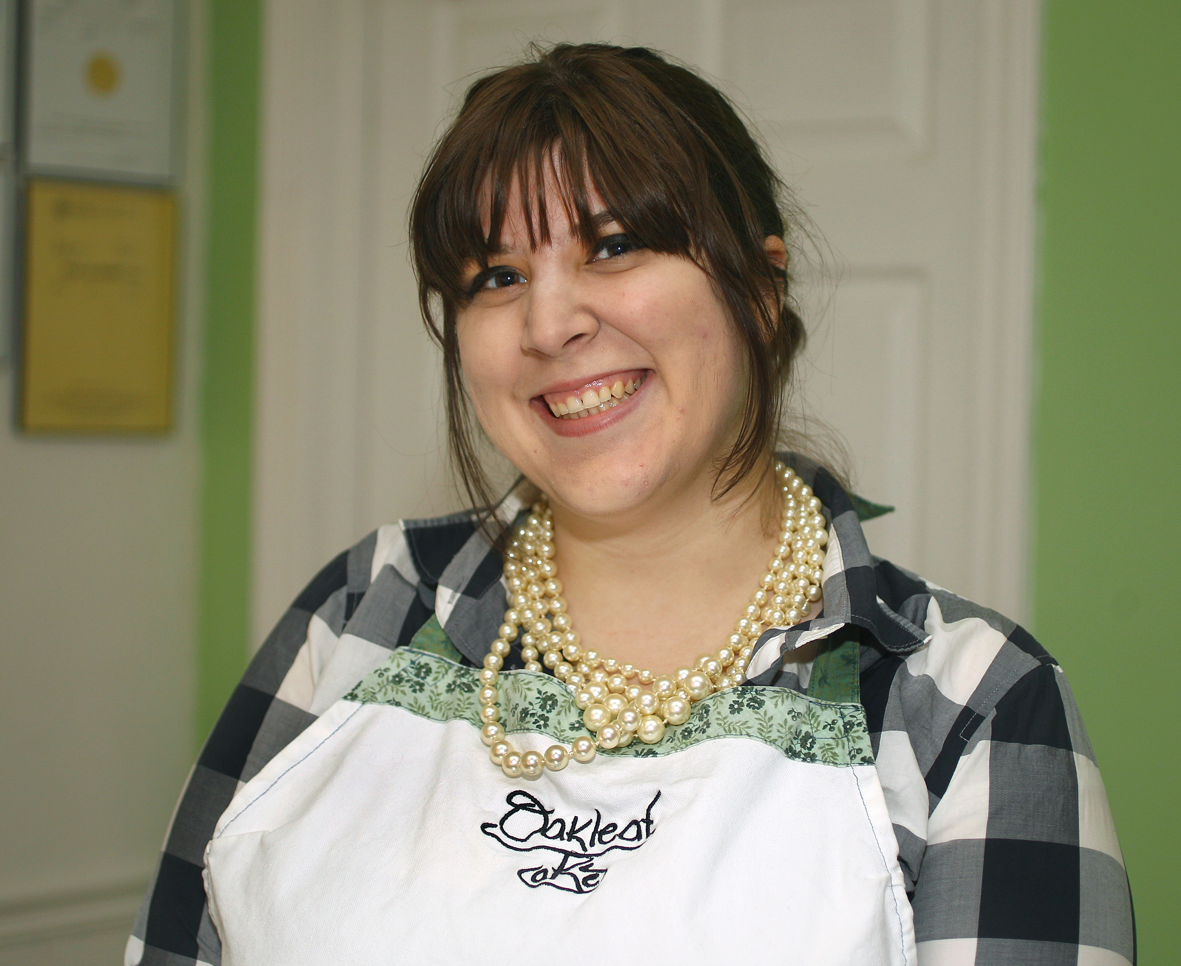 Michelle Roberge teaches at Oakleaf Cakes Bake Shop.