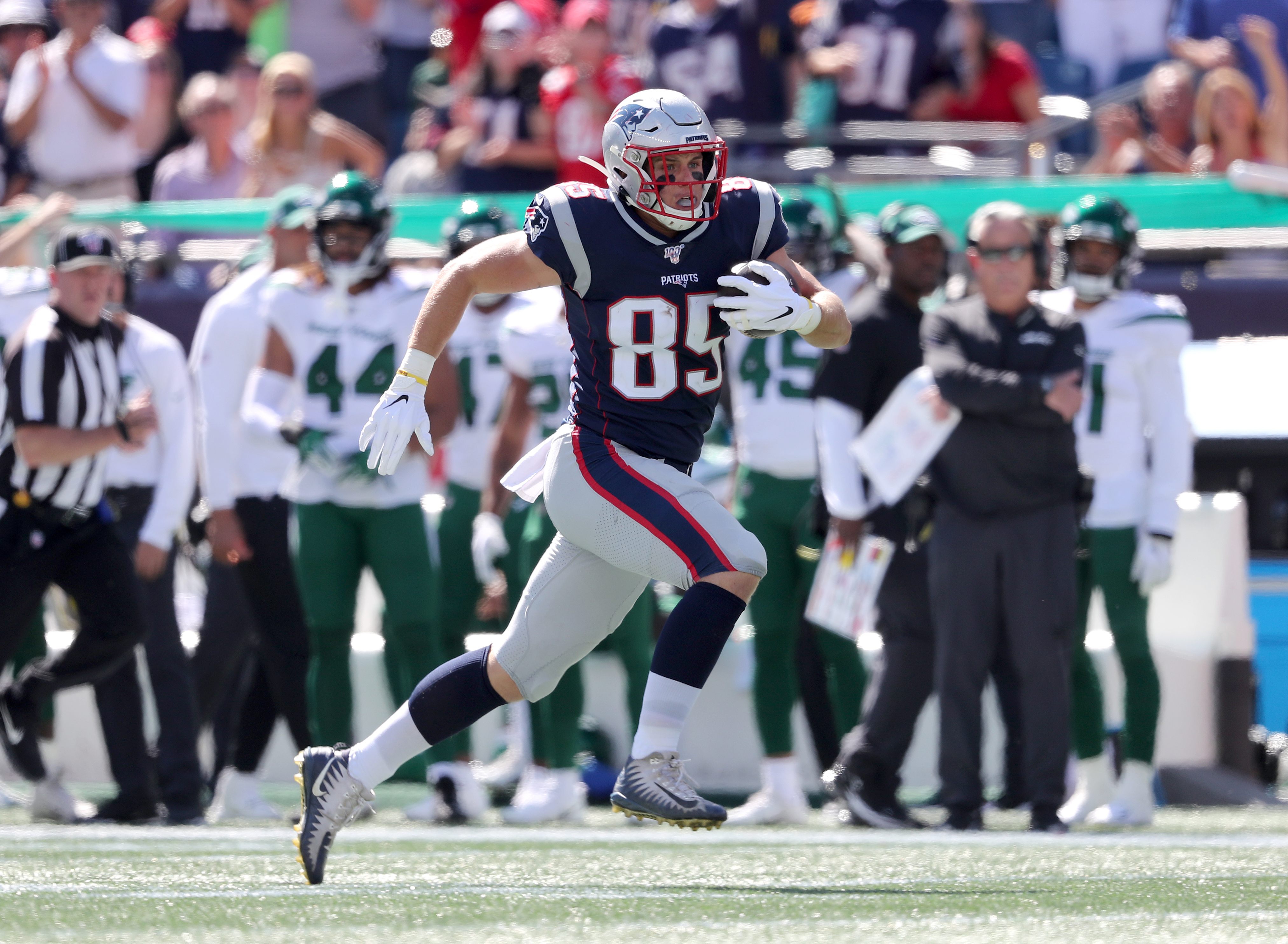 Ryan Izzo runs for 41-yard gain in the first quarter of a September 2019 game against the Jets.