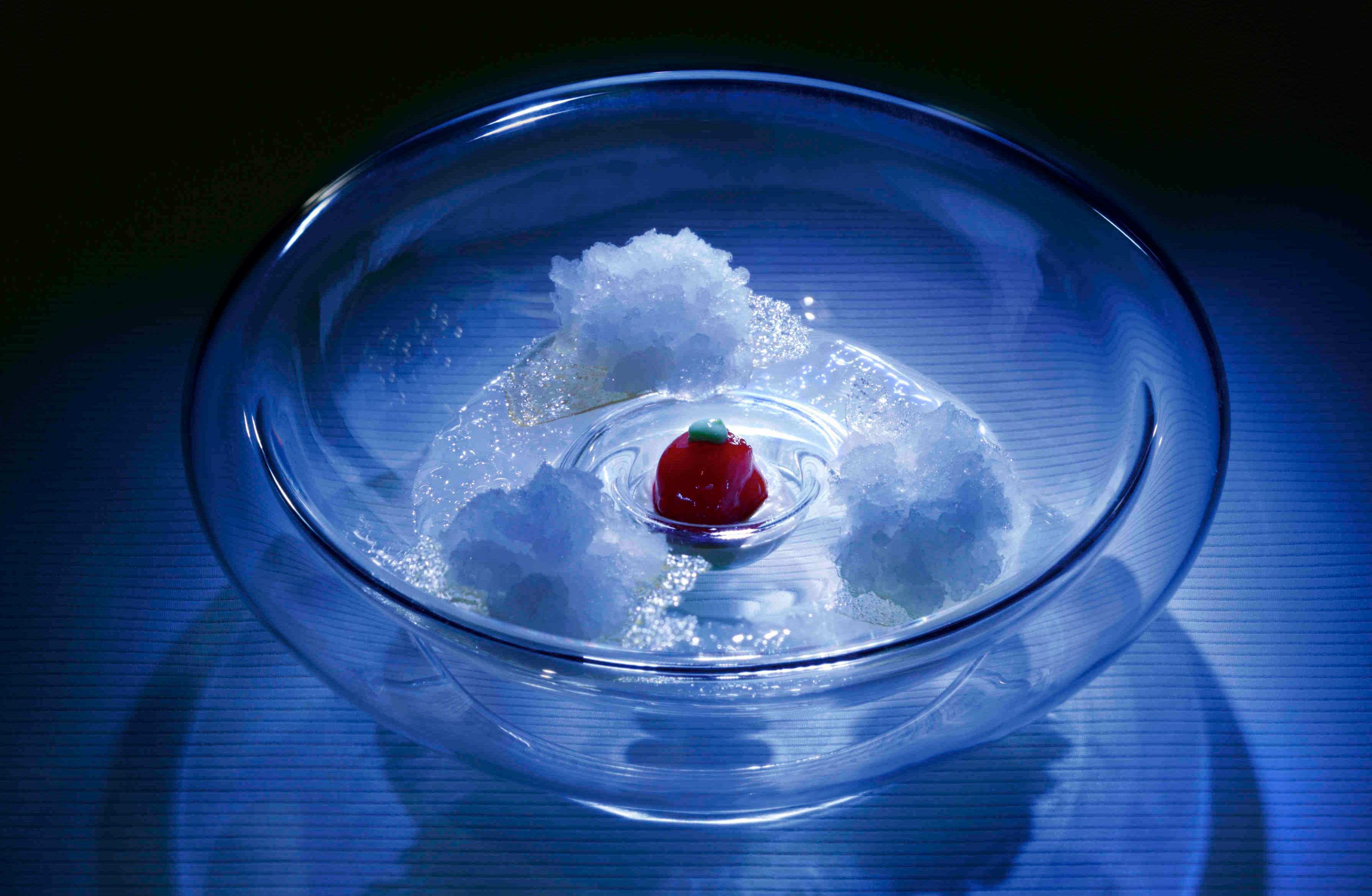 The first “note-by-note” dish ever served in a restaurant, by Paris chef Pierre Gagnaire. It is made of pearls filled with an apple-flavored liquid, “lemon” granita, and discs of caramelized sugar.
