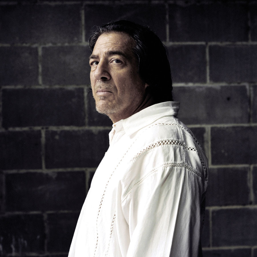 Dagoberto Gilb’s characters struggle to make ends meet.